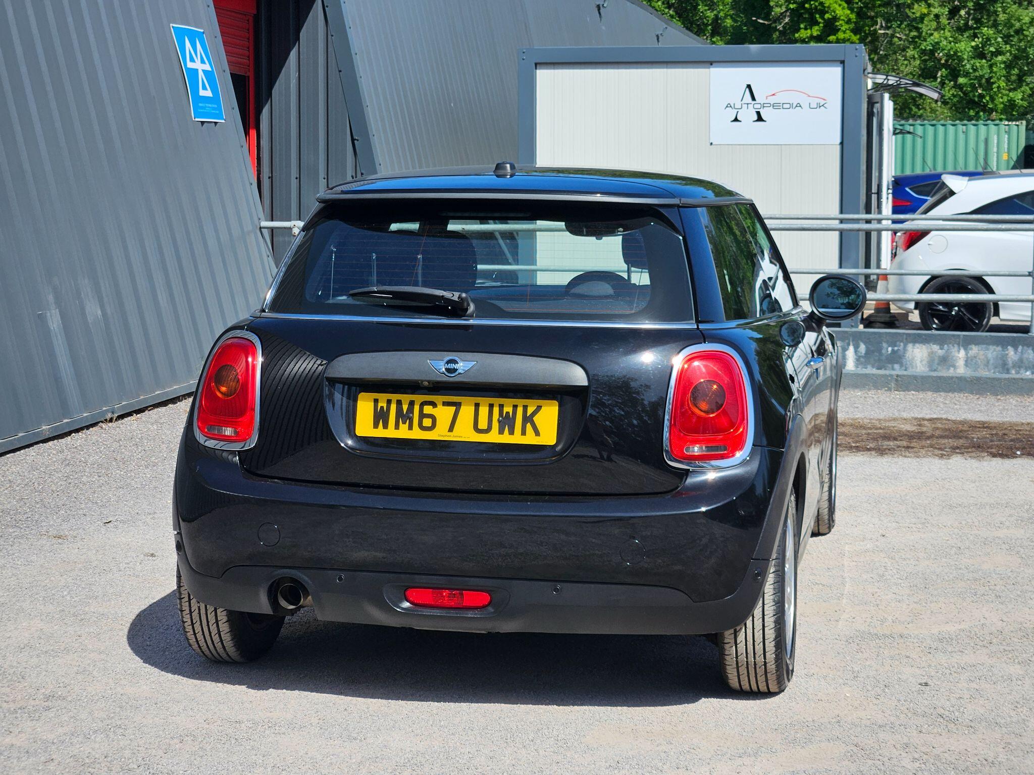 2018 MINI Hatch image 11
