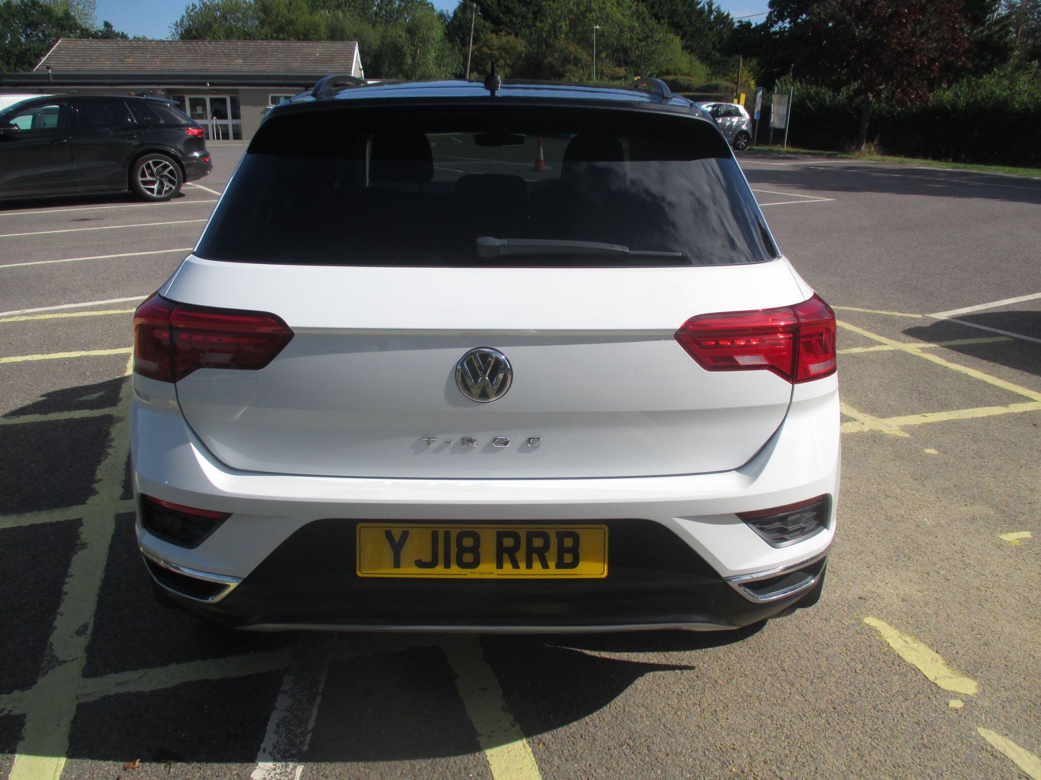 Volkswagen T-Roc view 16
