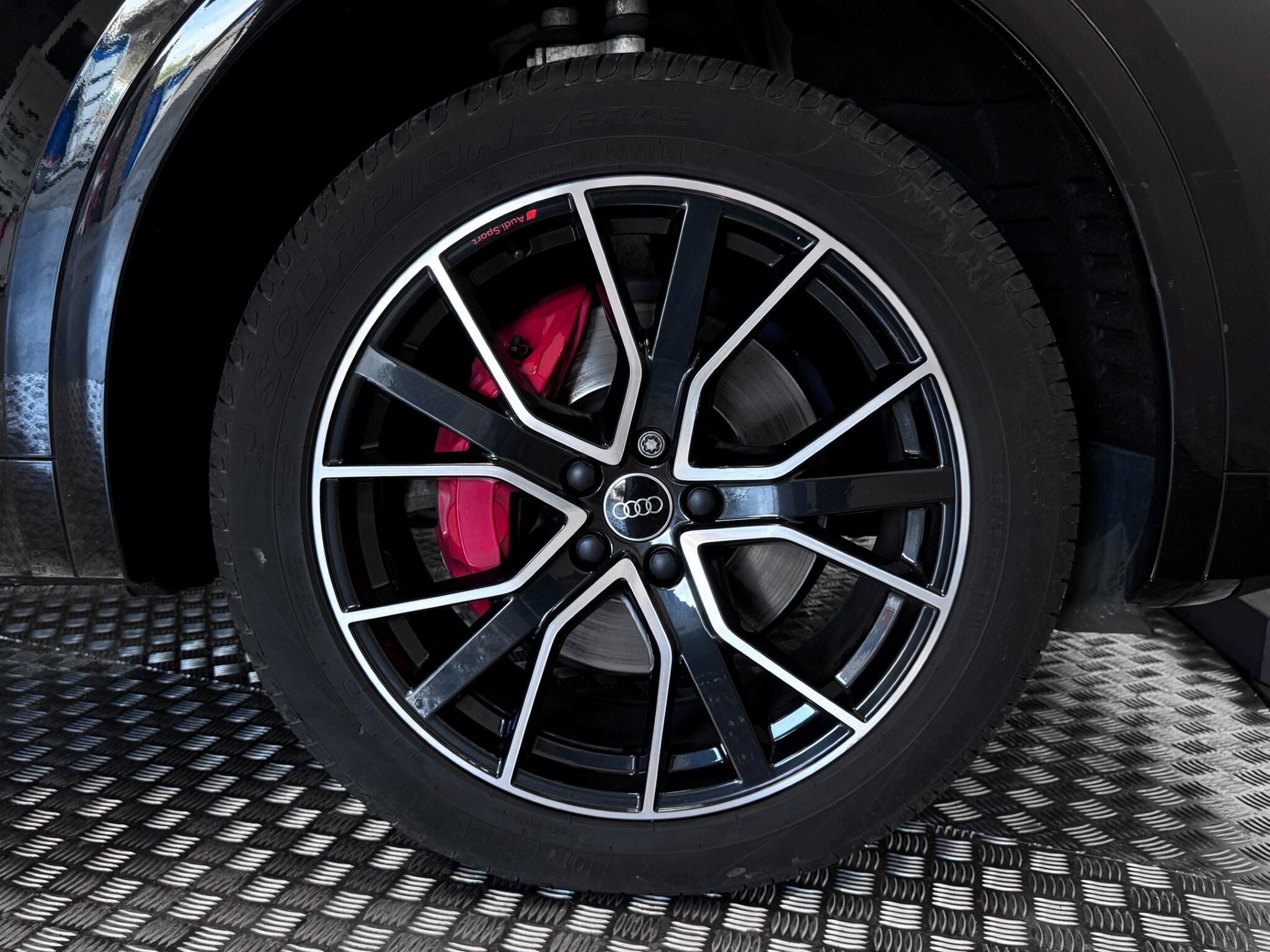 Audi Q5 view 66