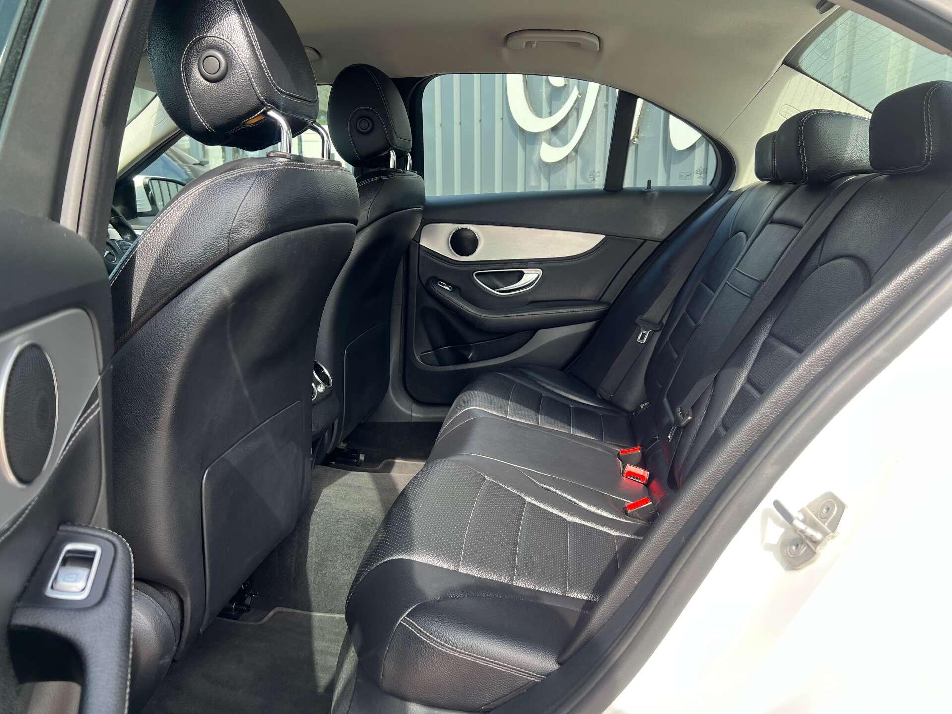 Mercedes-Benz C-Class view 36