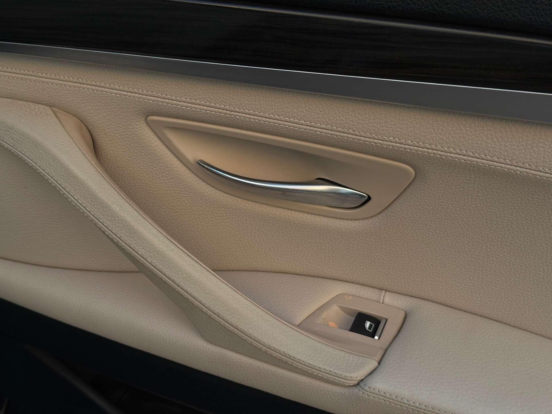 BMW 5 Series view 22