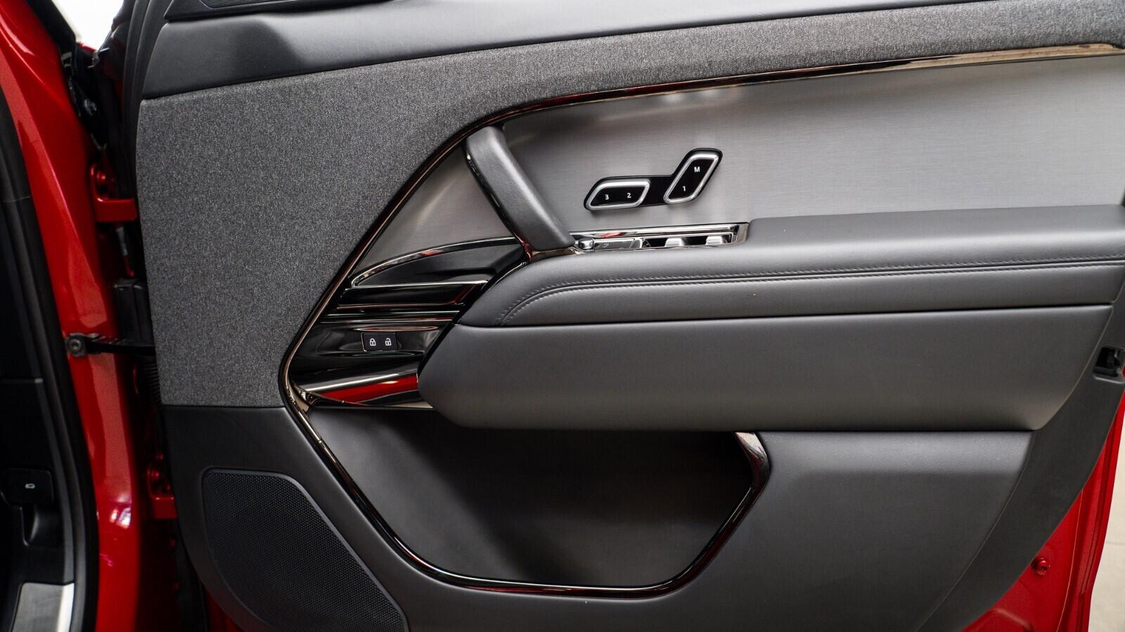 Land Rover Range Rover Sport view 24