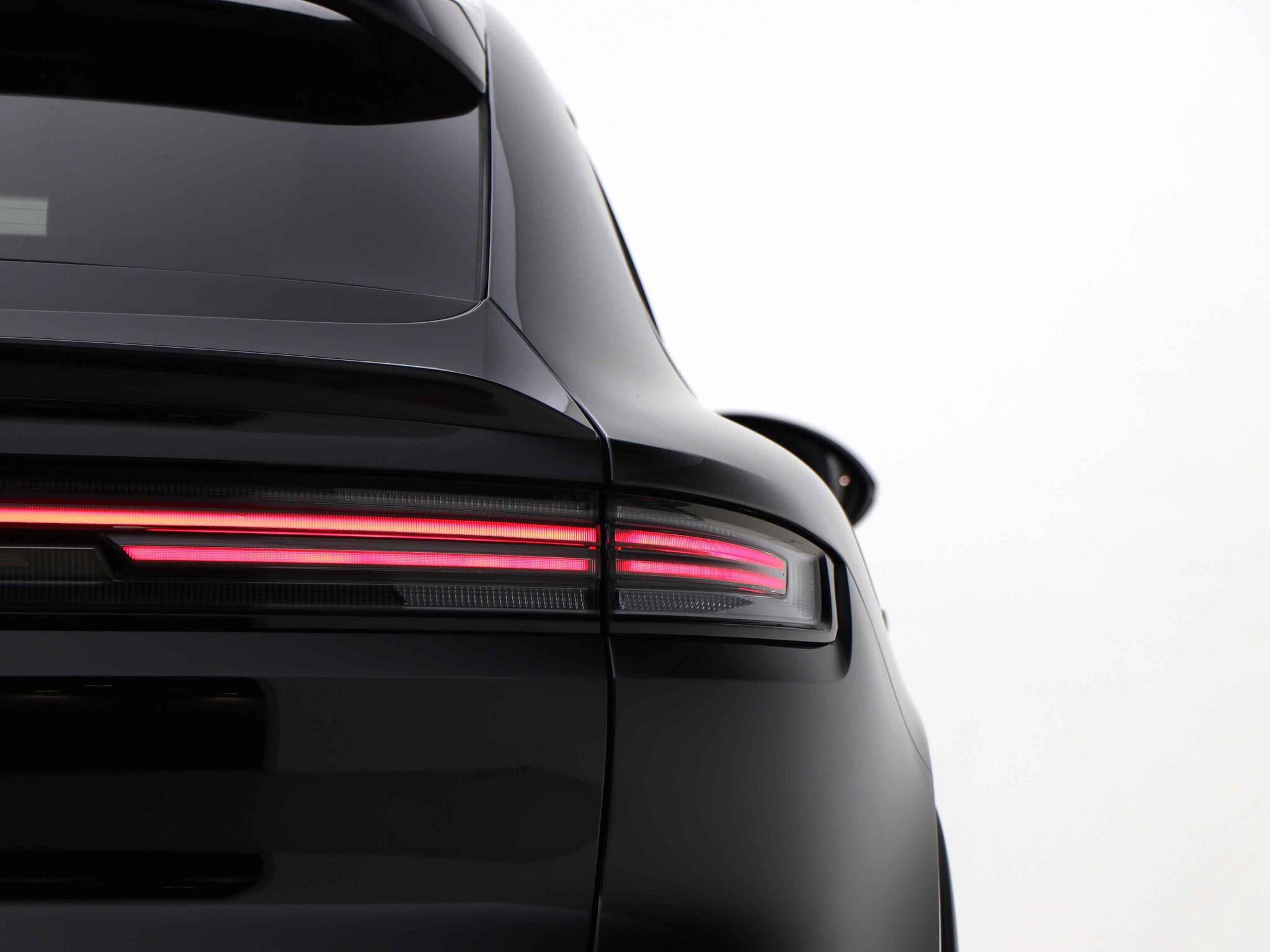 Porsche Cayenne view 18
