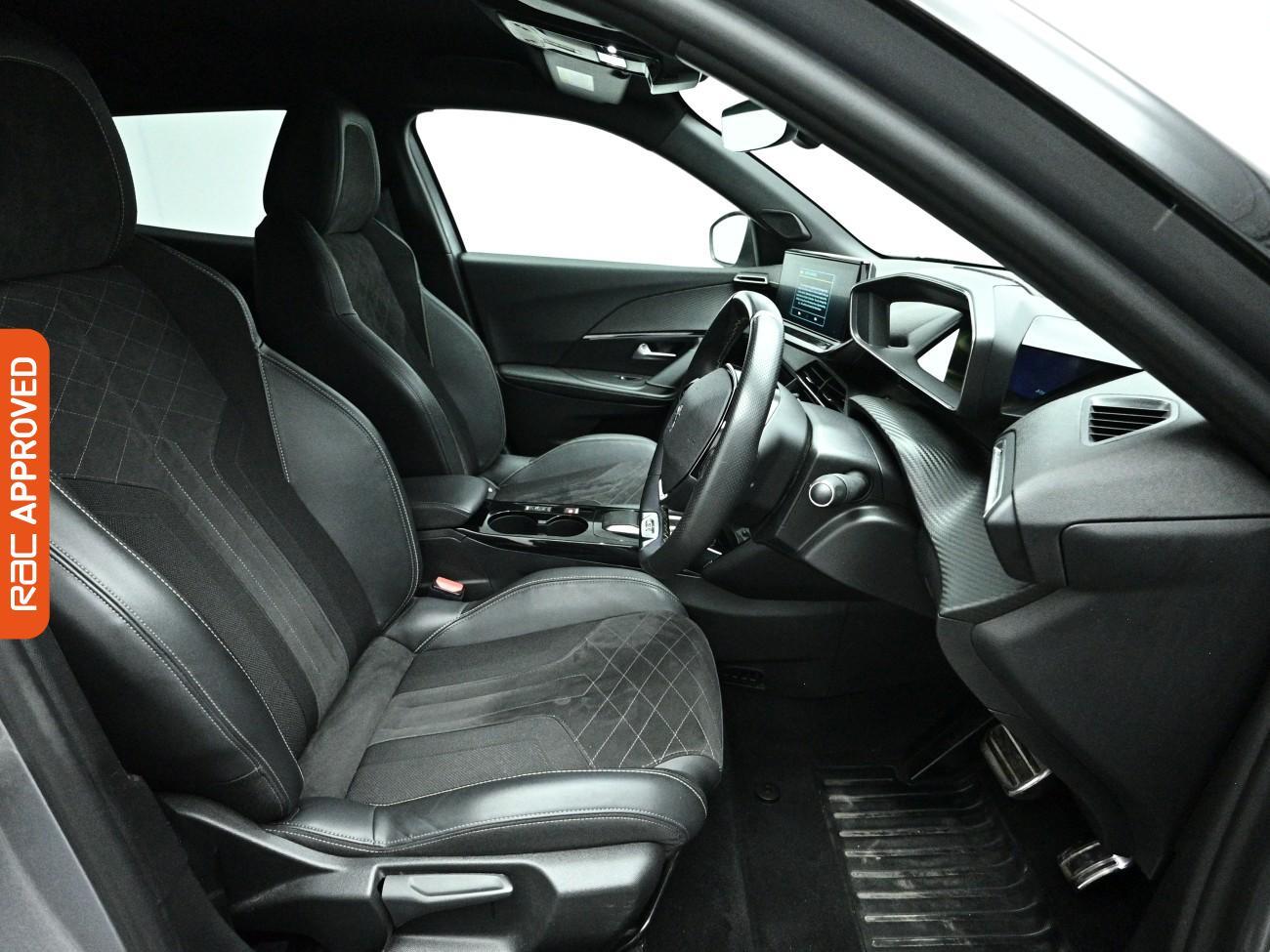Peugeot E-2008 view 12