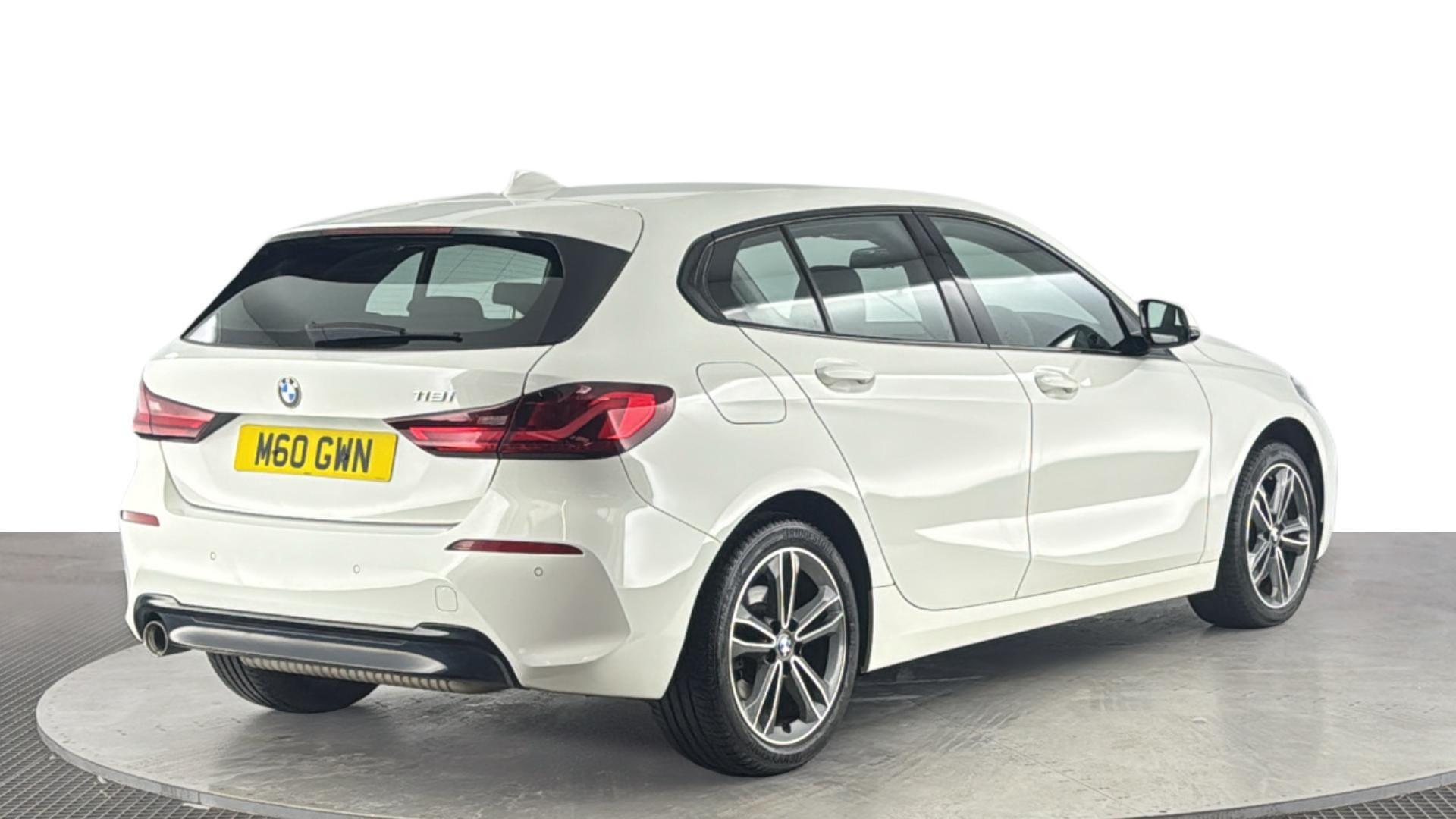 BMW 1 Series view 4