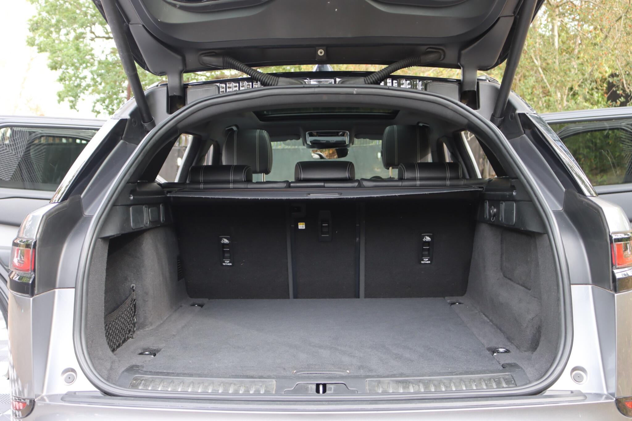 Land Rover Range Rover Velar view 36