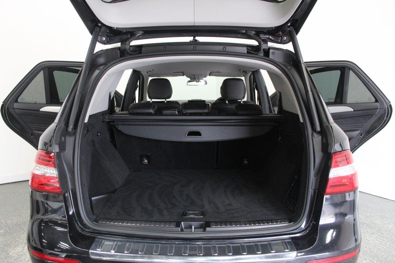 Mercedes-Benz M-Class view 24