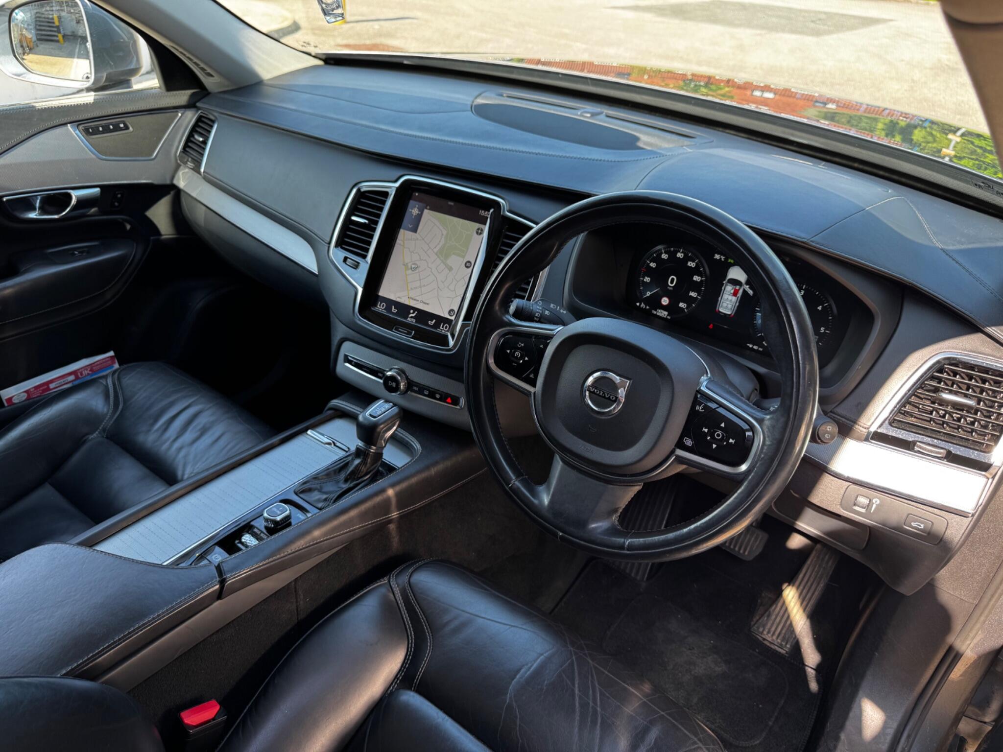 Volvo XC90 view 5