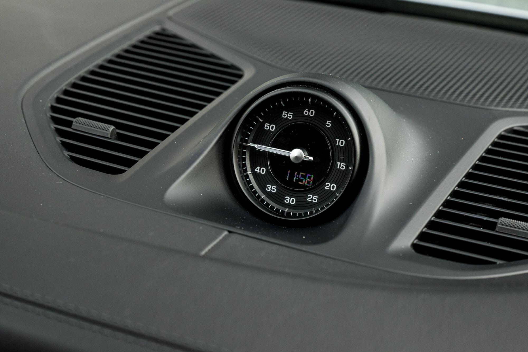 Porsche Cayenne view 48