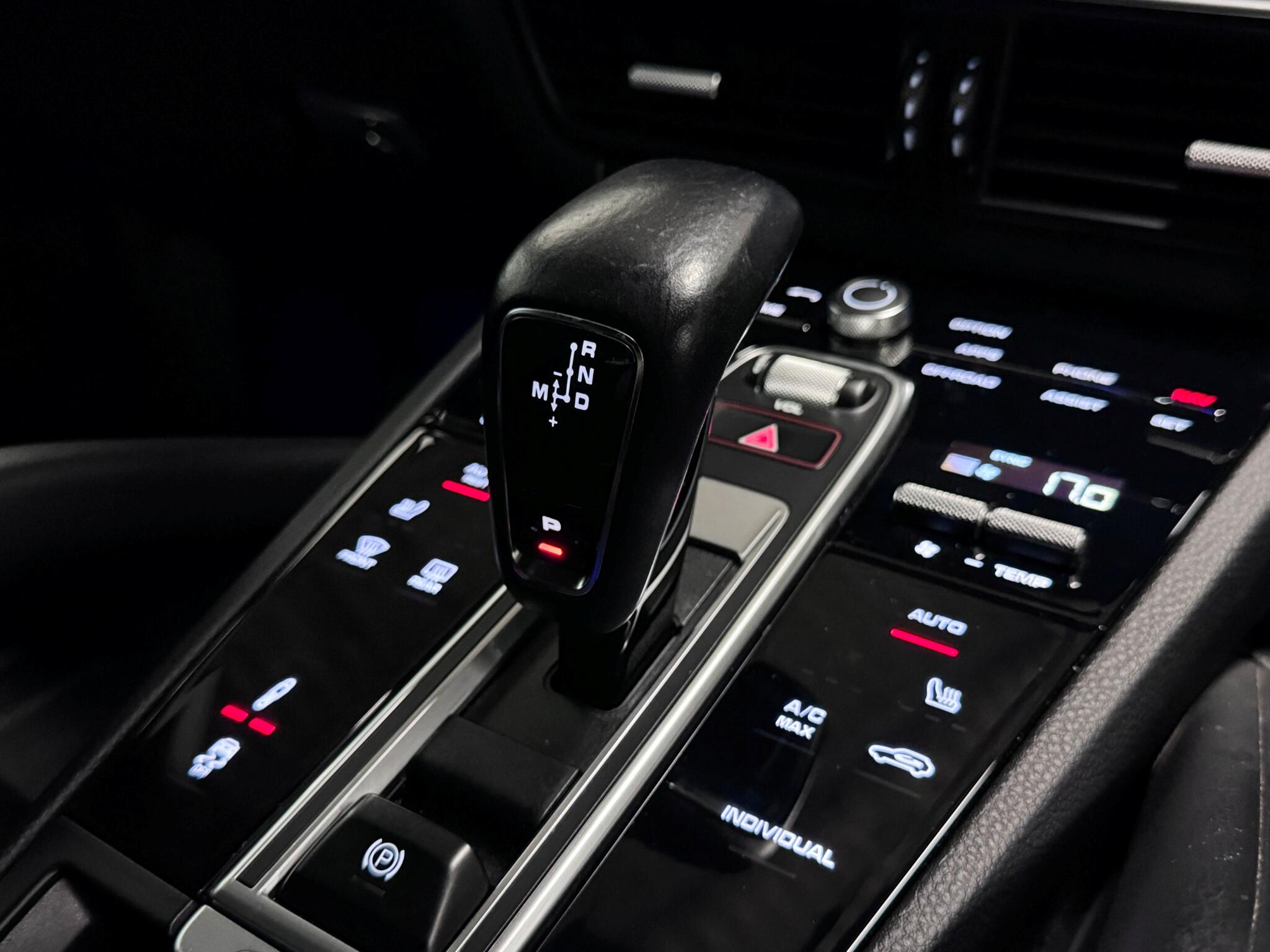 Porsche Cayenne view 49