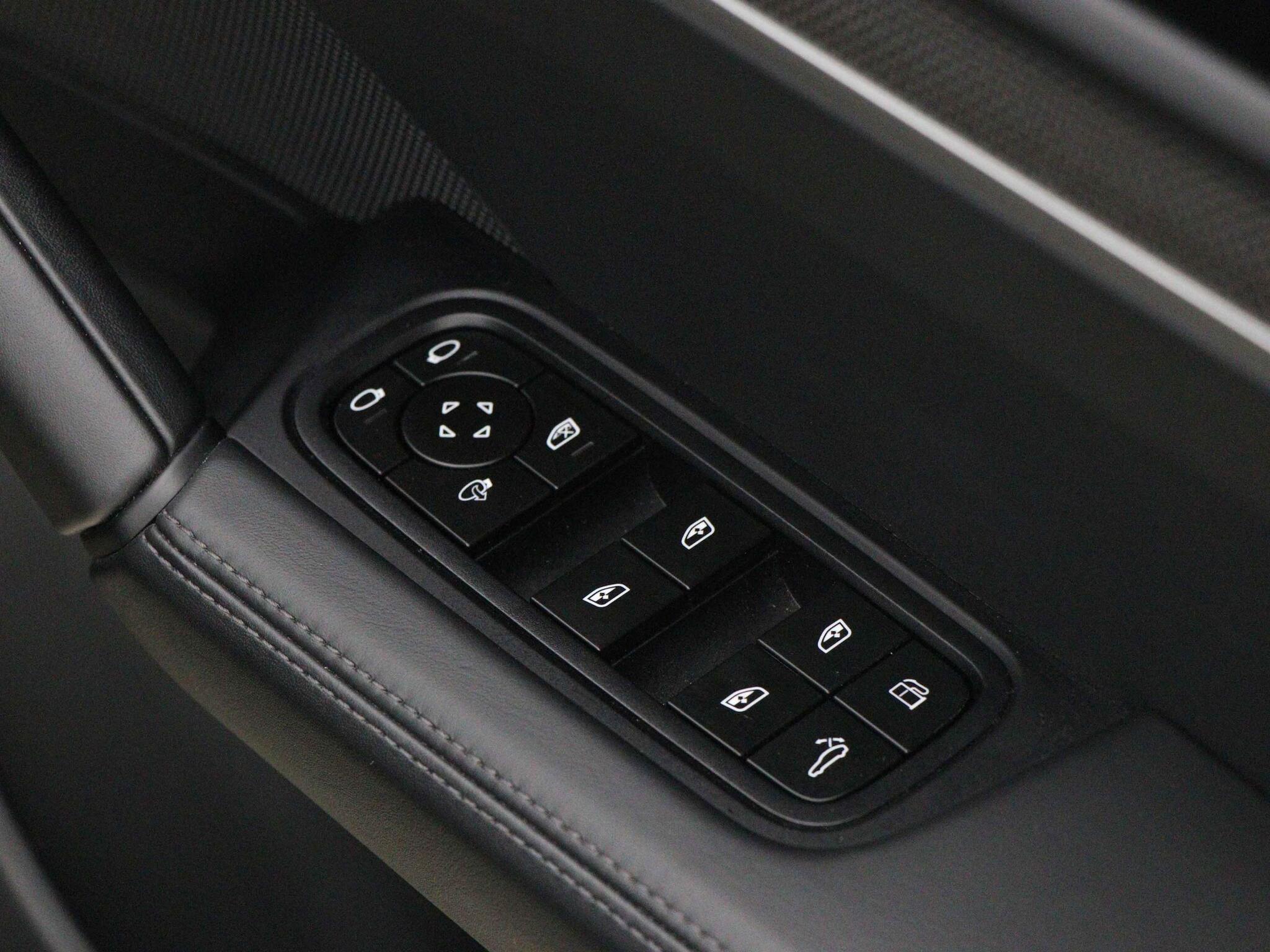Porsche Cayenne view 32