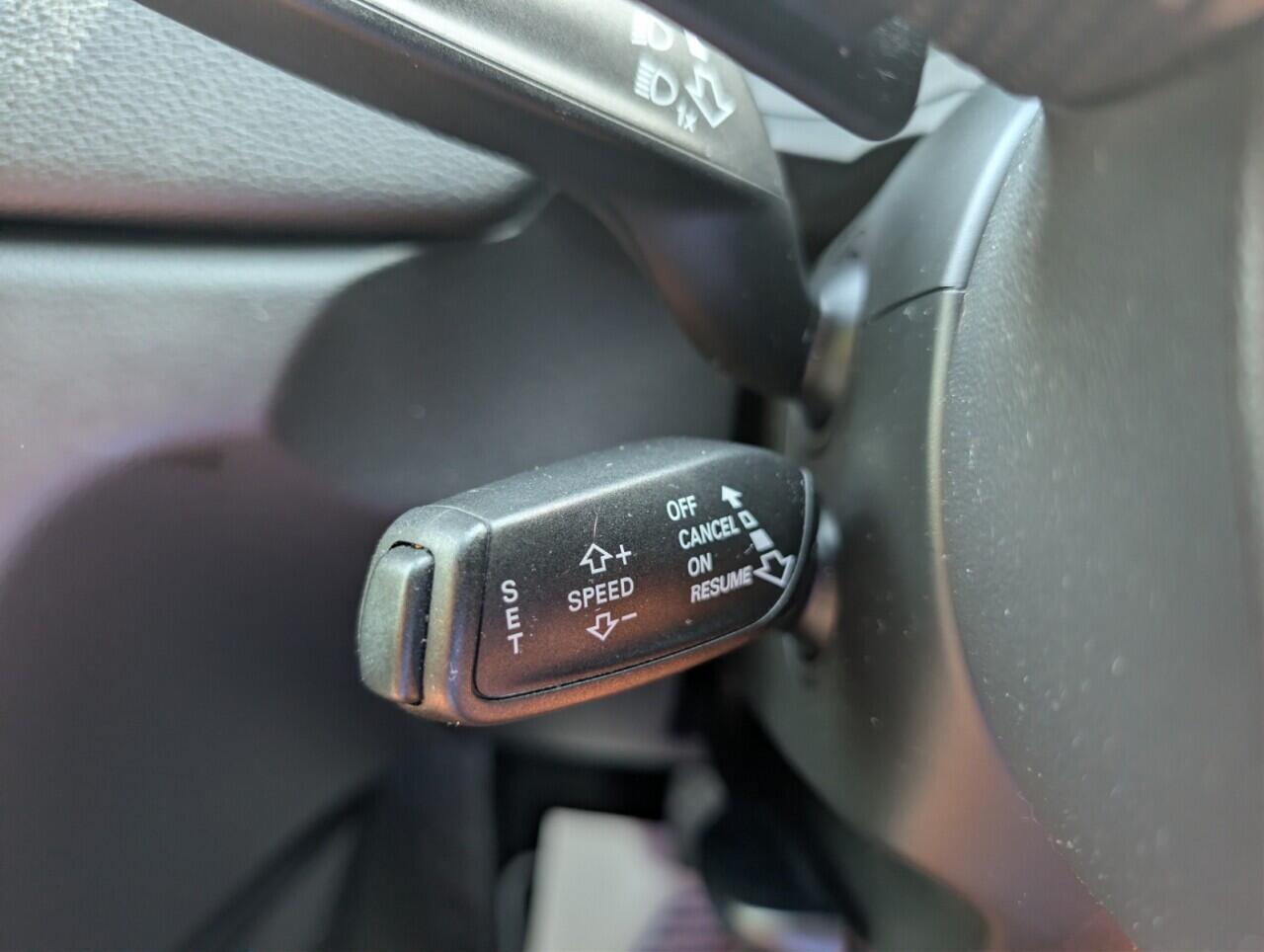 Audi Q3 view 40