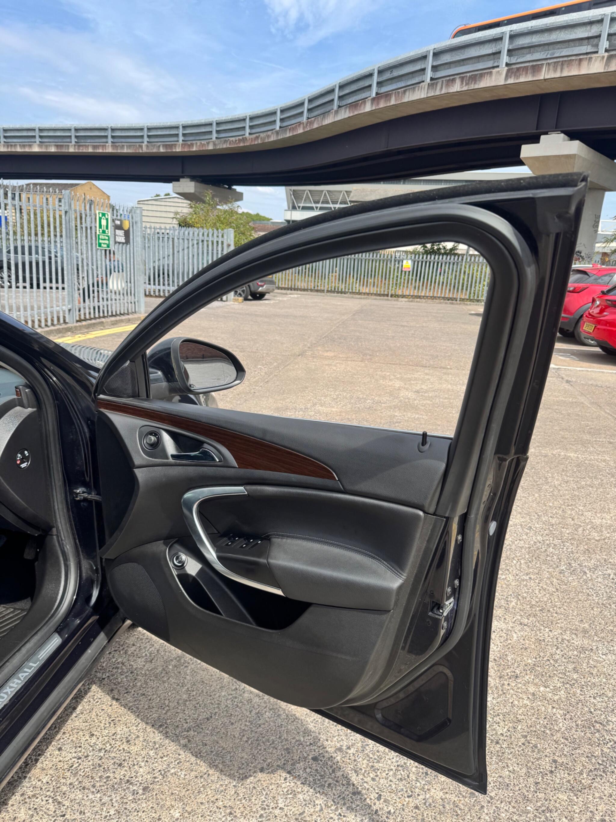 Vauxhall Insignia view 36