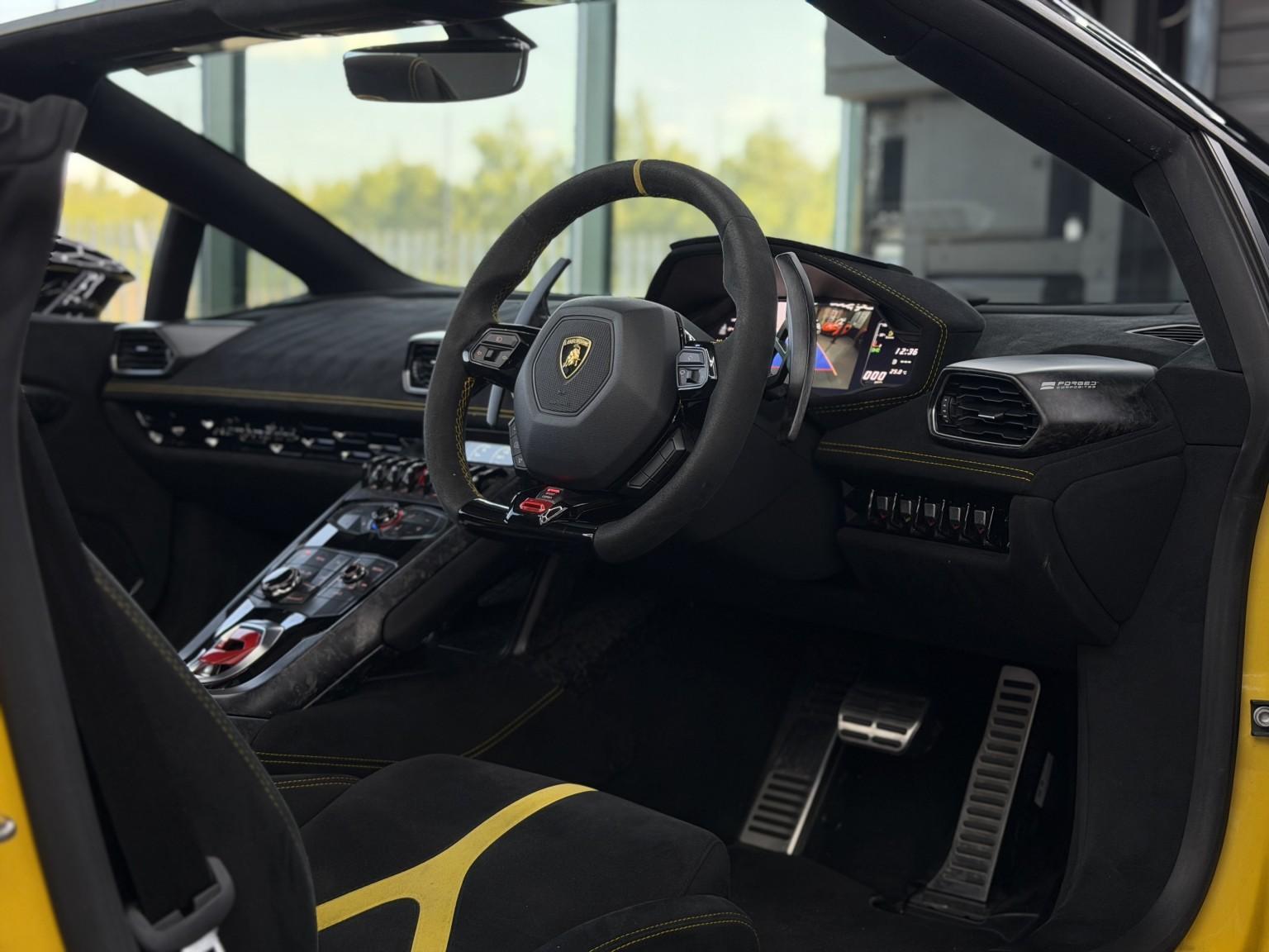 Lamborghini Huracan view 47