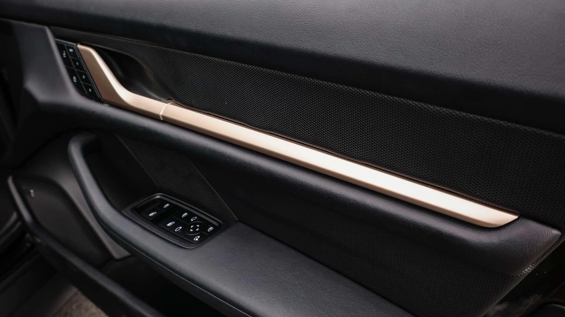 Porsche Taycan view 25