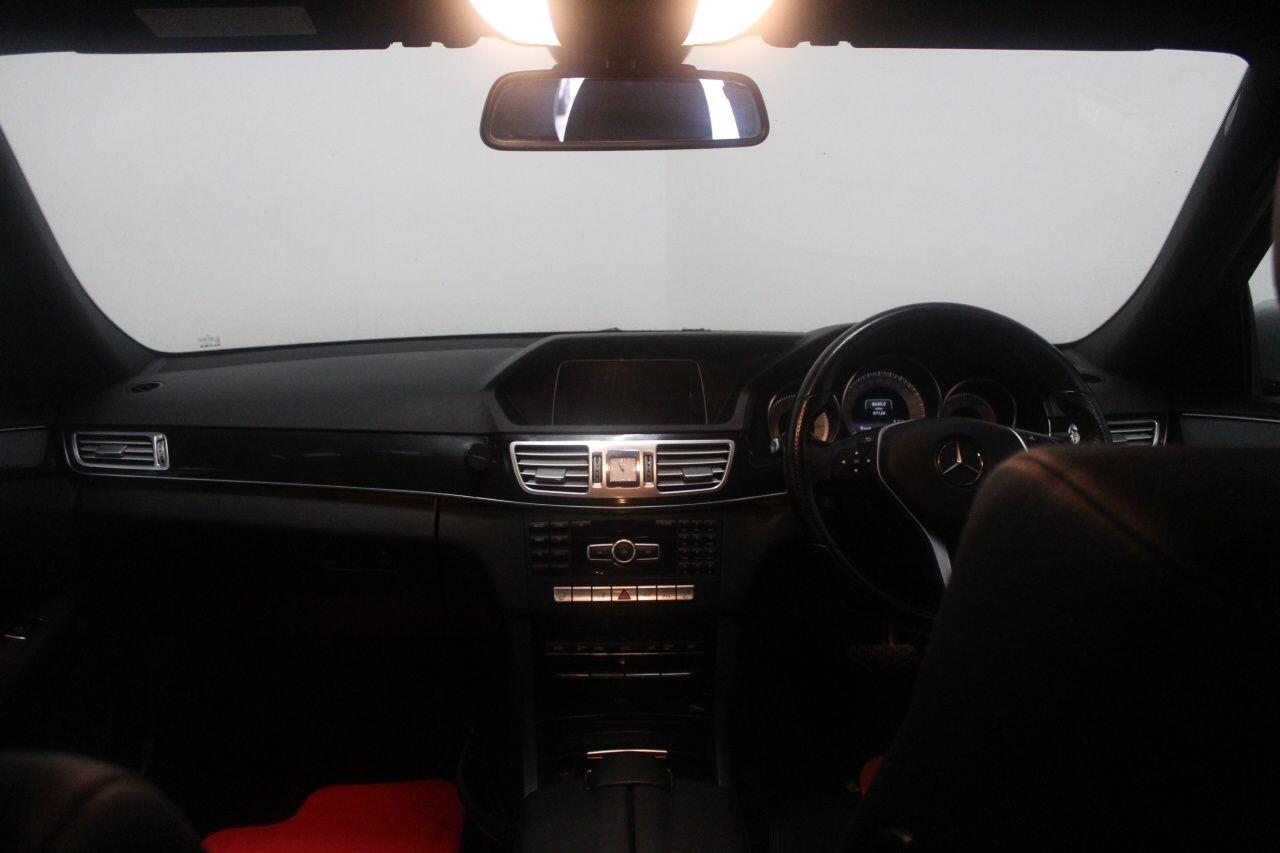Mercedes-Benz E-Class view 29