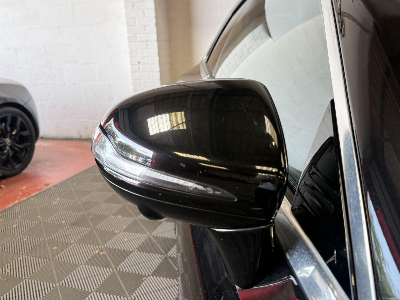 Mercedes-Benz E Class view 22