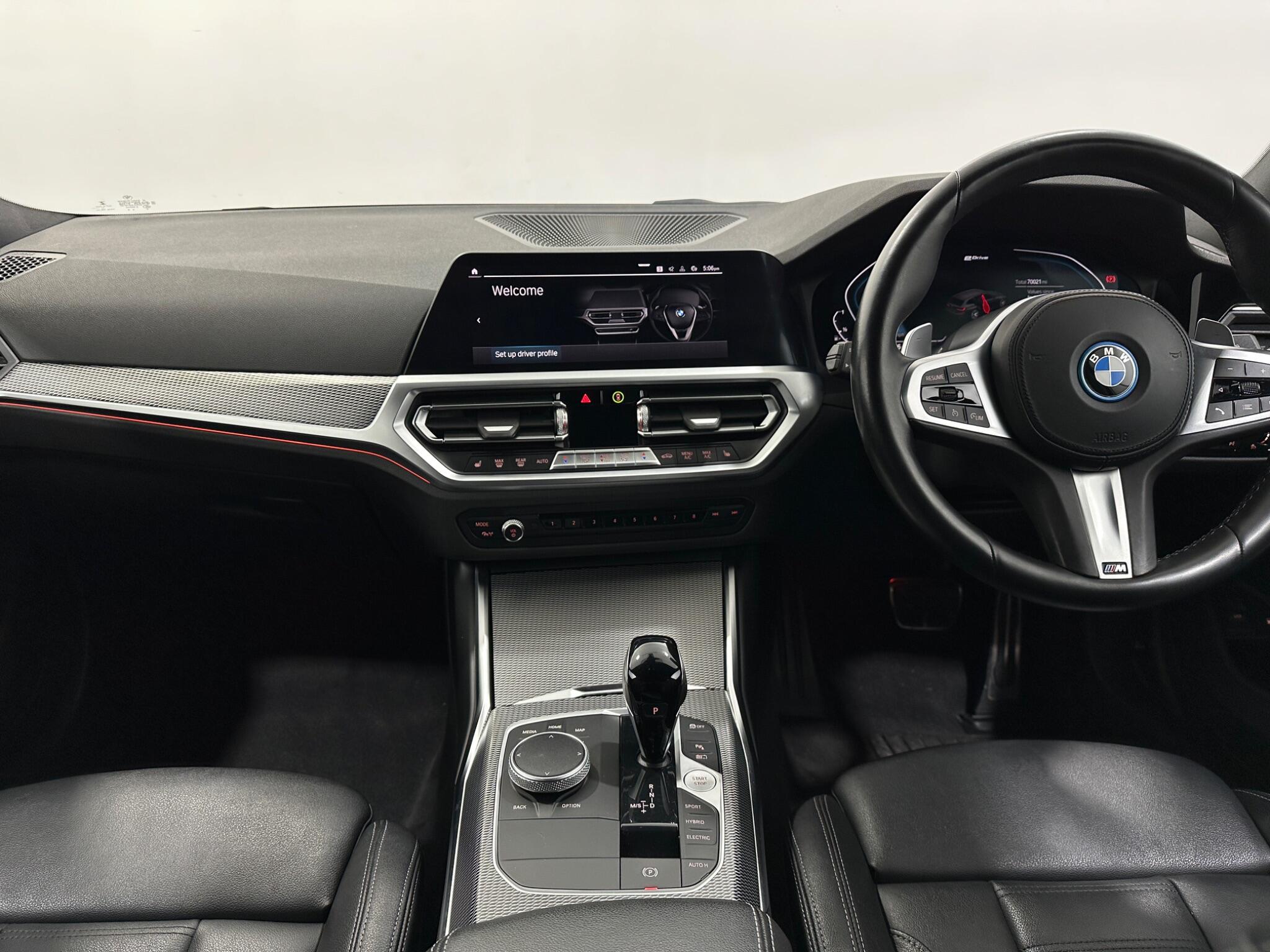 BMW 3 Series view 20
