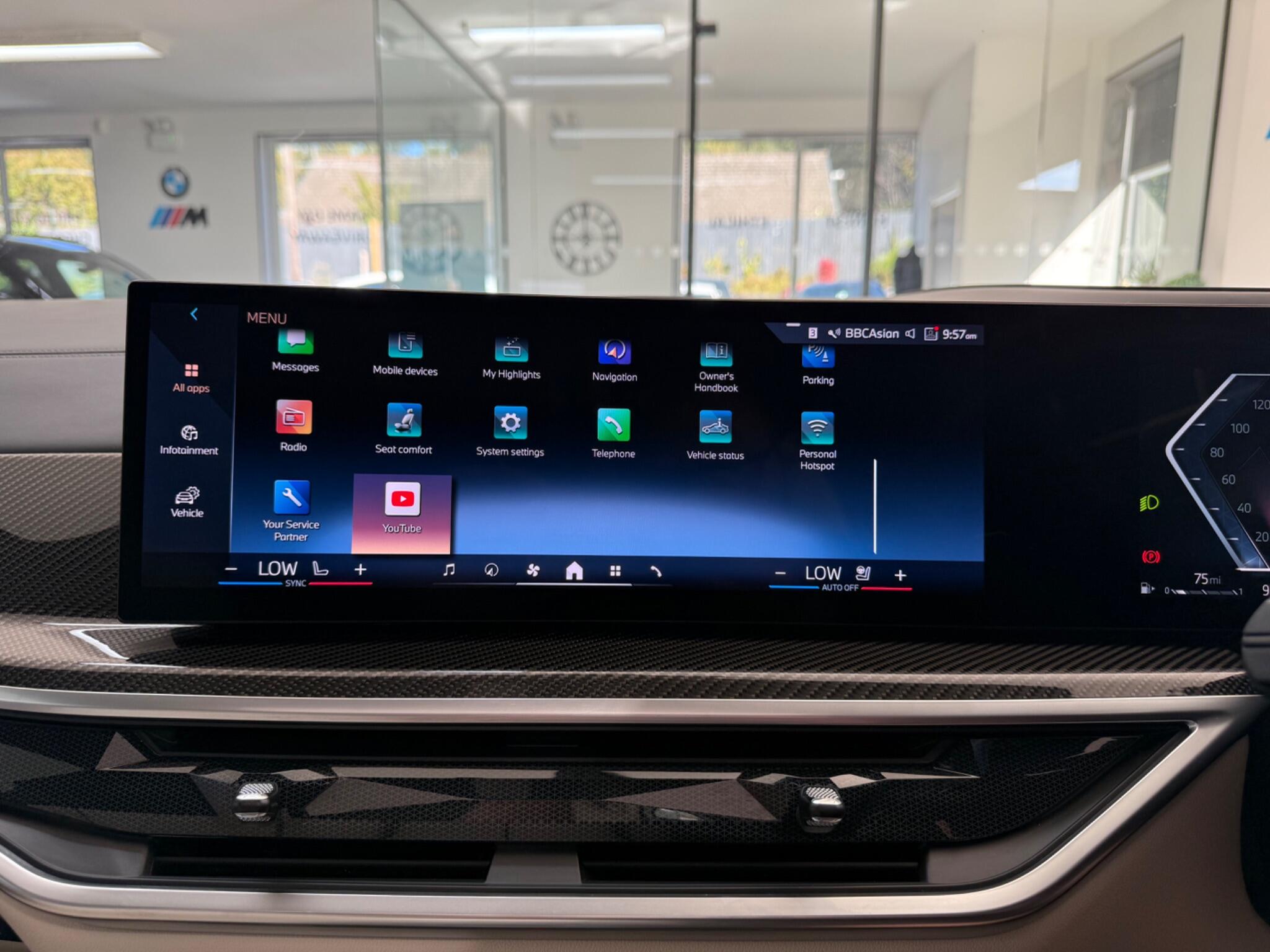 BMW X7 view 37