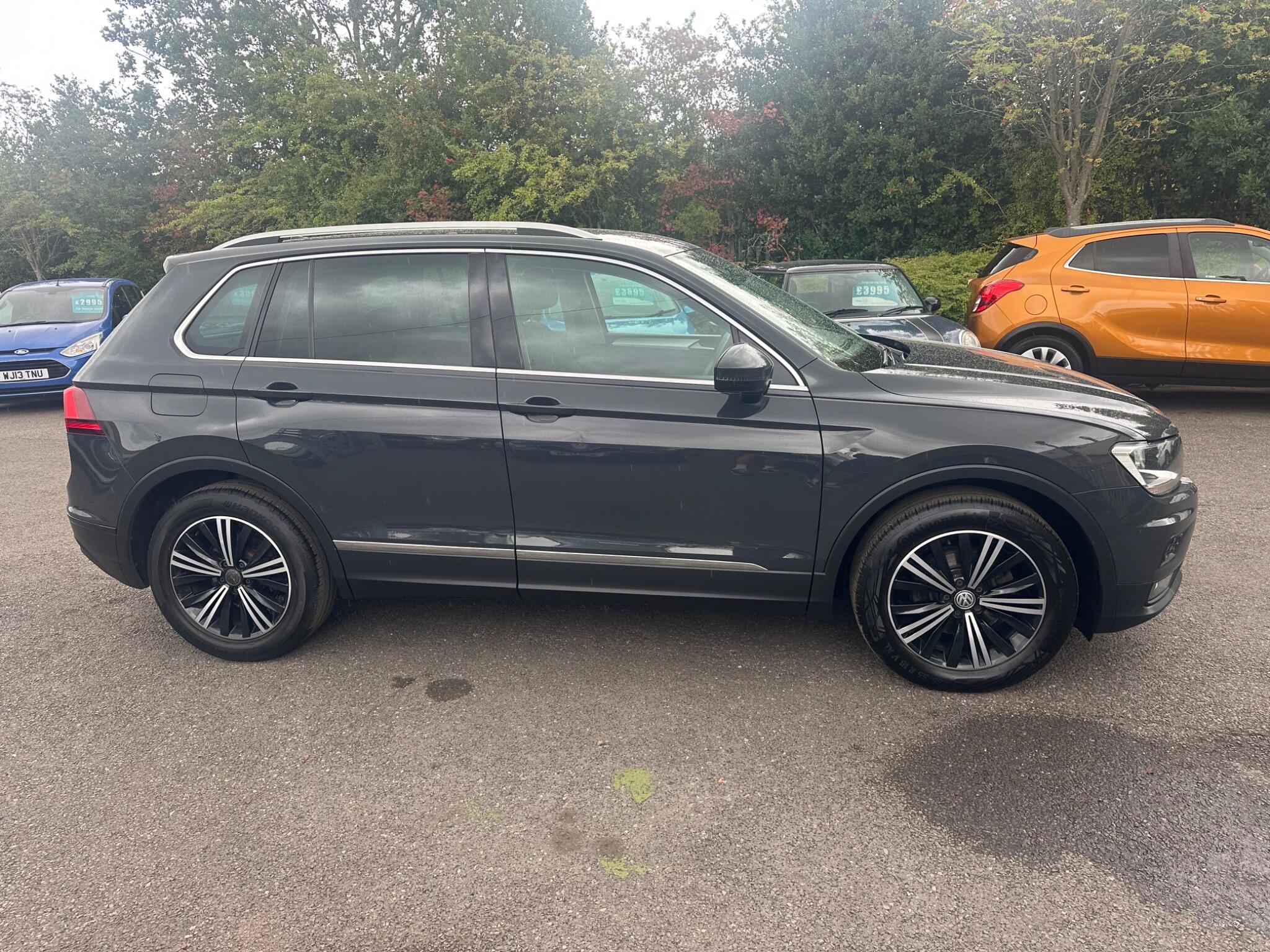 Volkswagen Tiguan view 7