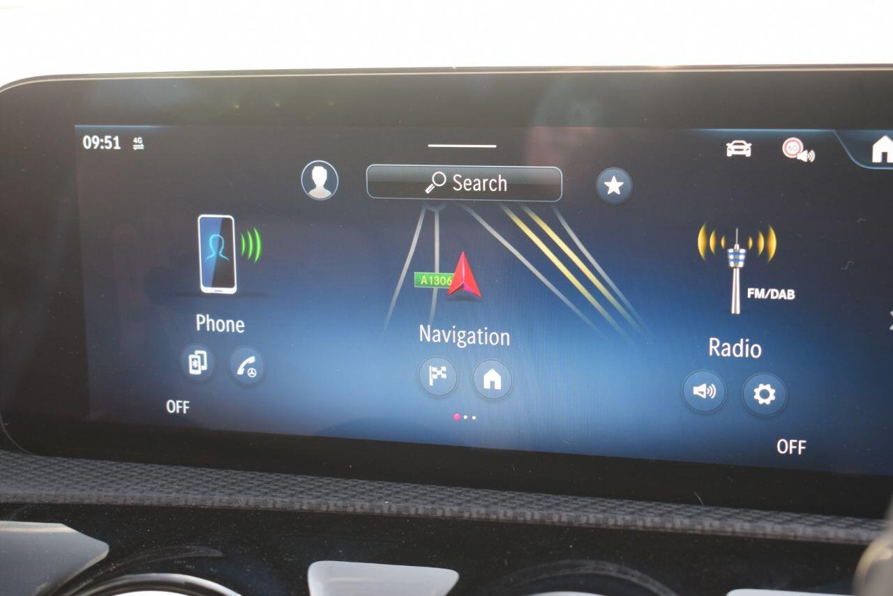 Mercedes-Benz Cla view 31
