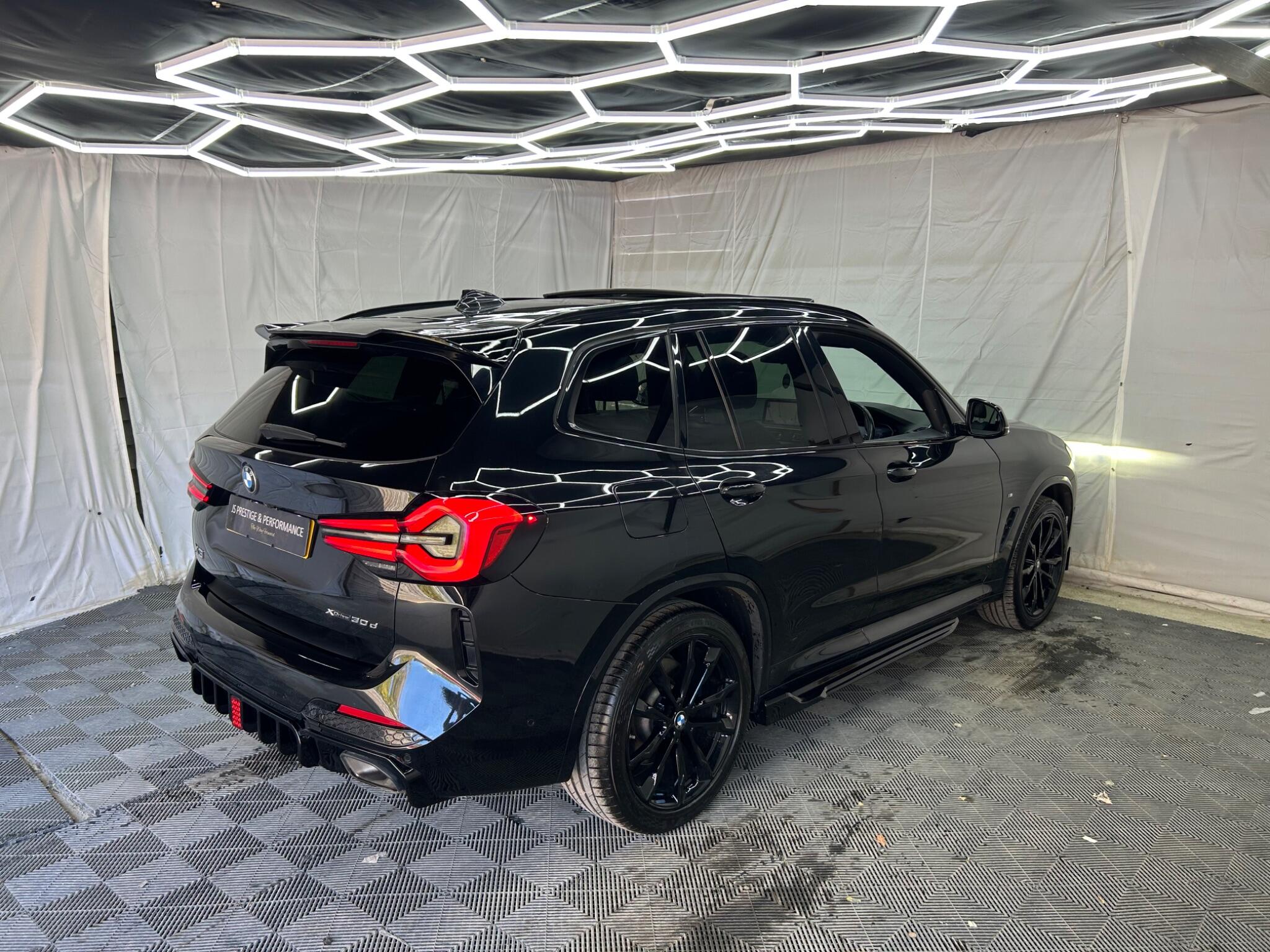 BMW X3 view 8