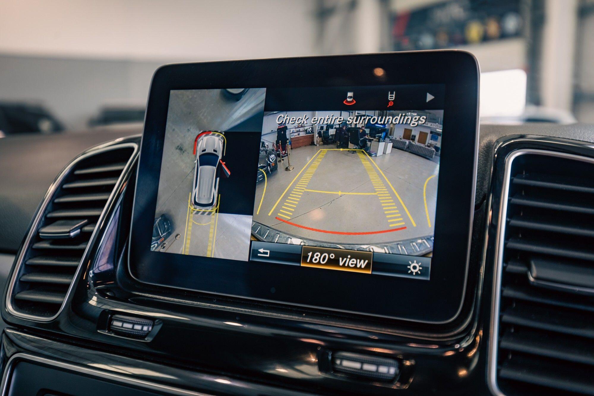 Mercedes-Benz GLE view 18