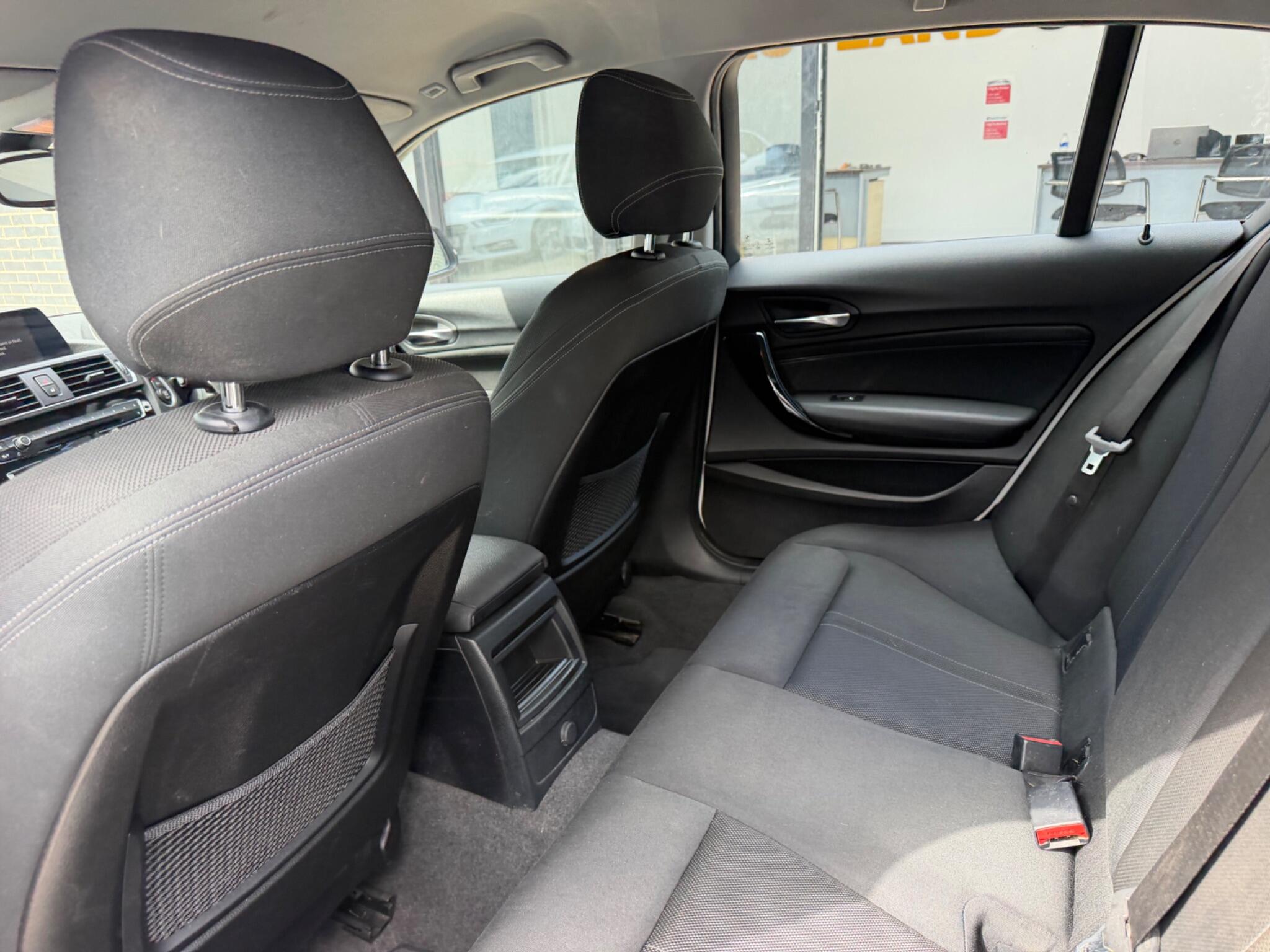 BMW 1 Series view 27