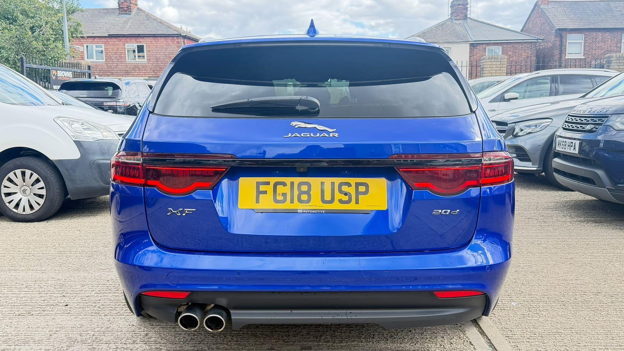 Jaguar XF view 4