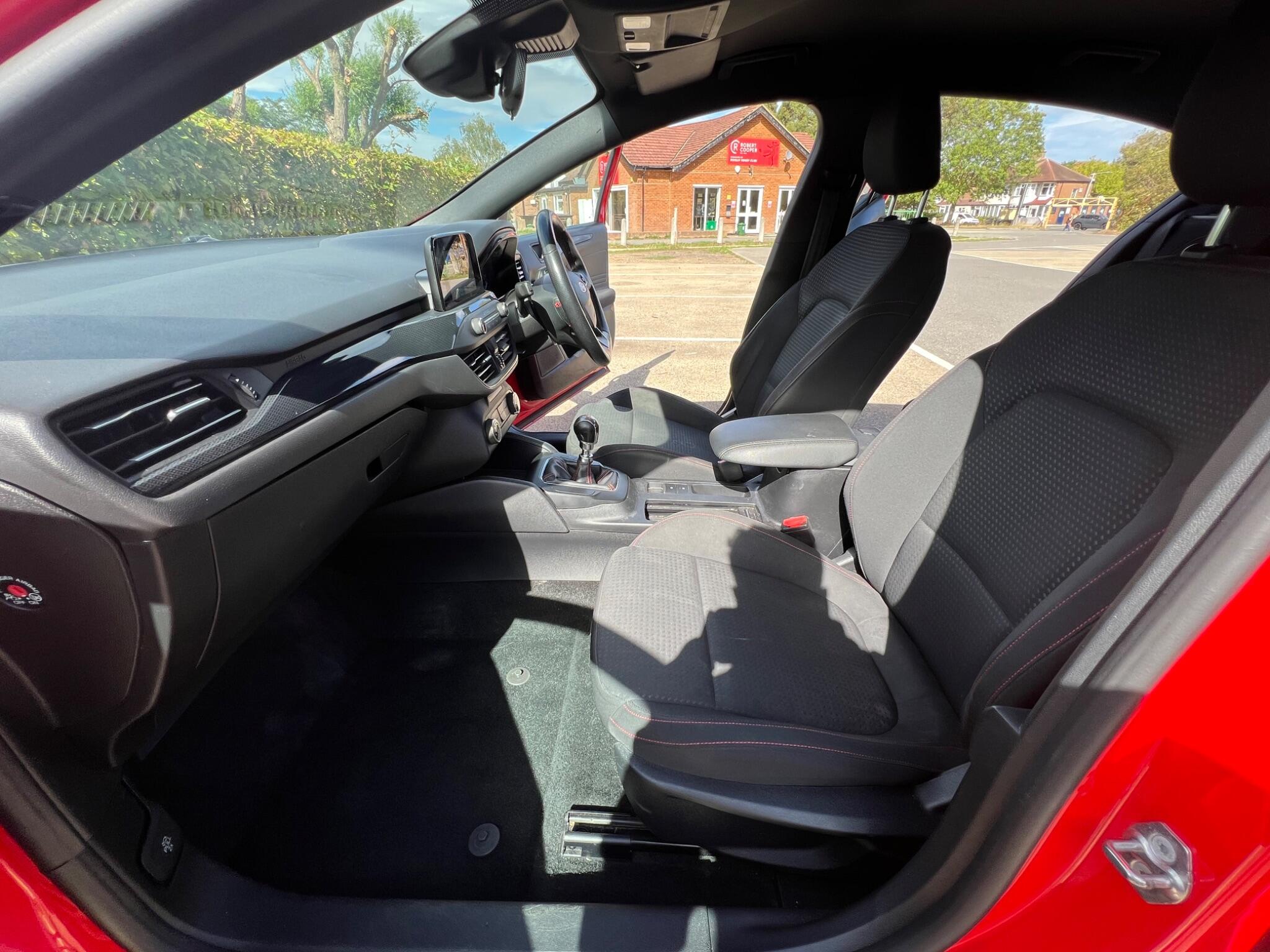 Ford Focus view 26