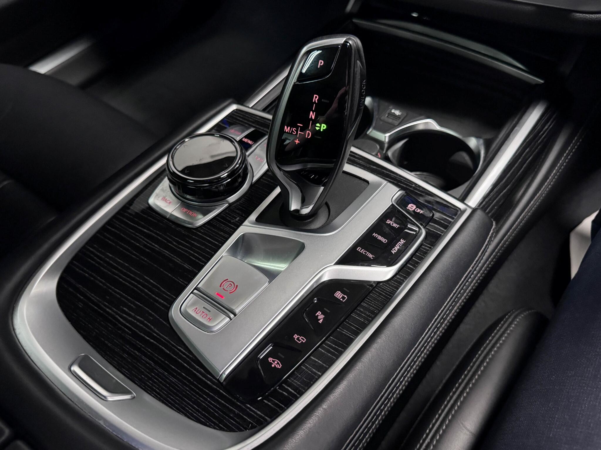 BMW 7 Series view 34