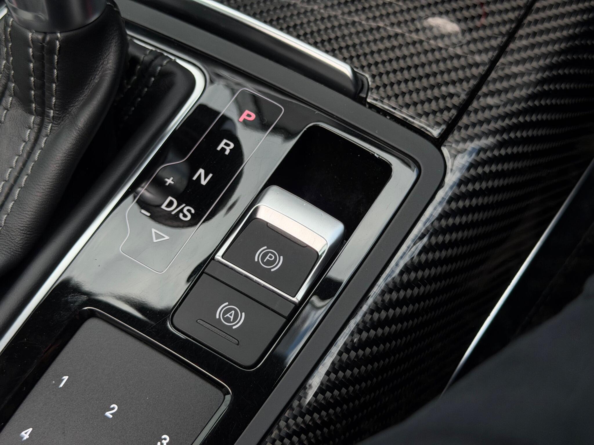 Audi RS6 view 32