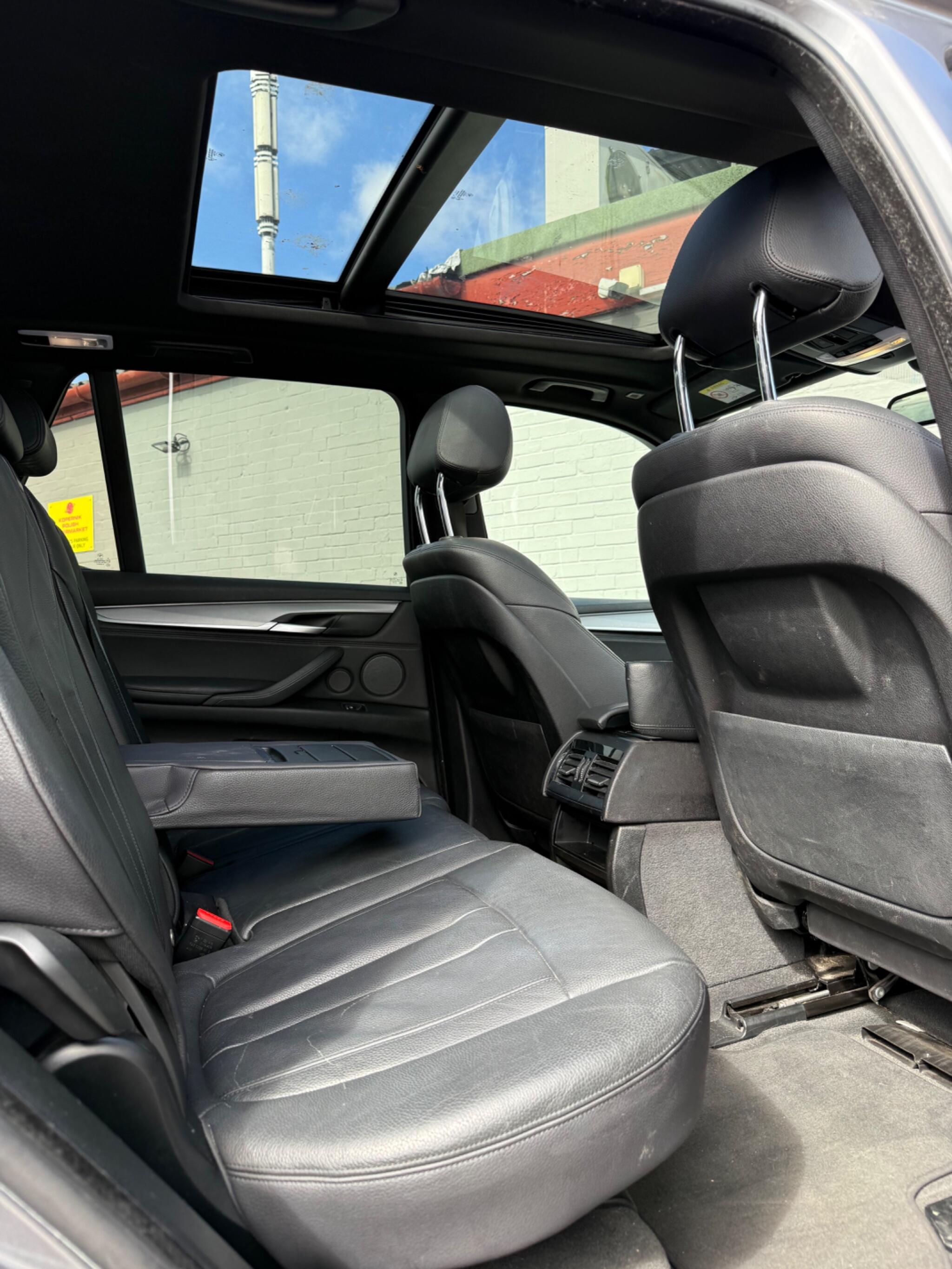 BMW X5 view 5