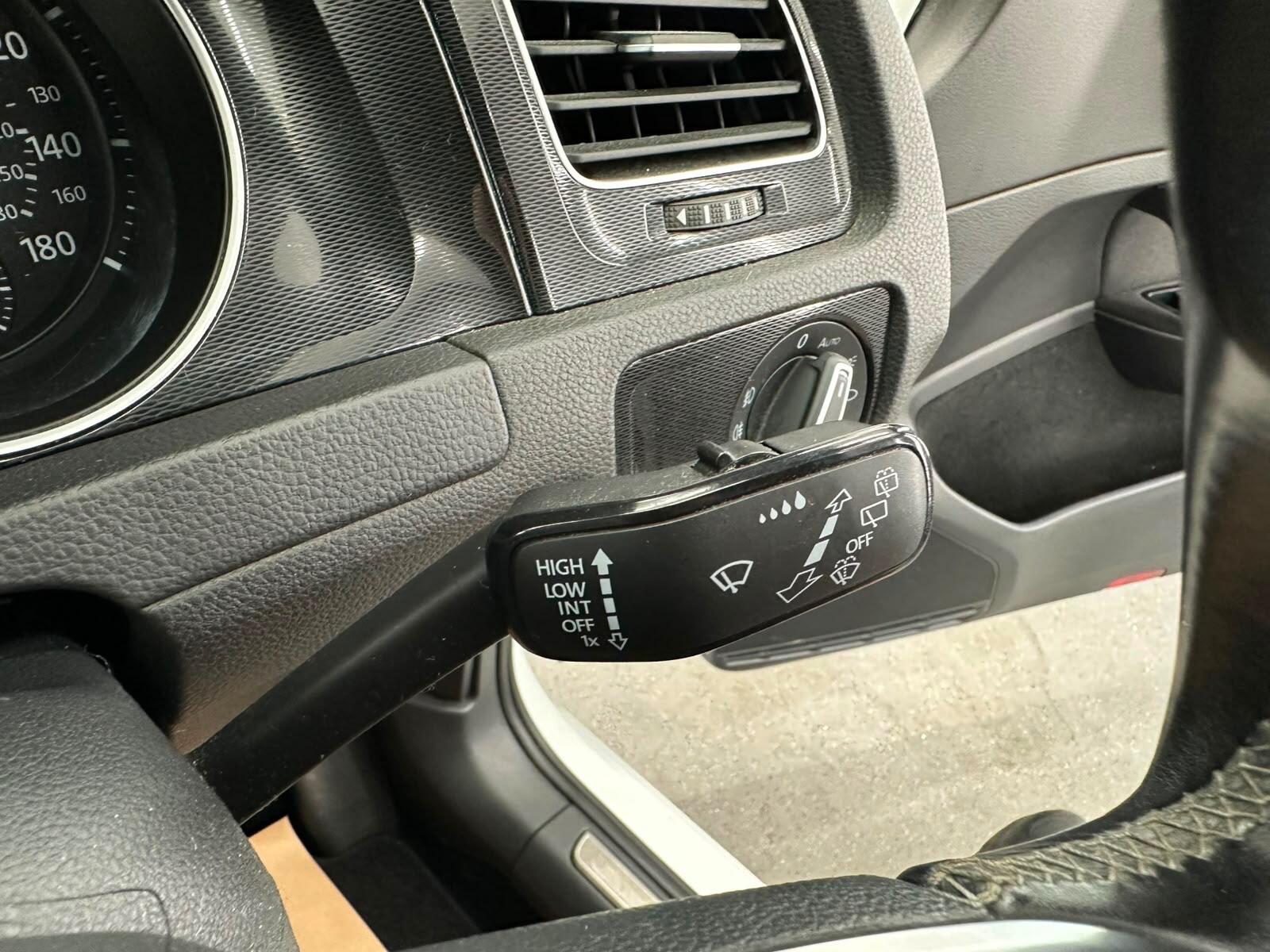 Volkswagen Golf view 46