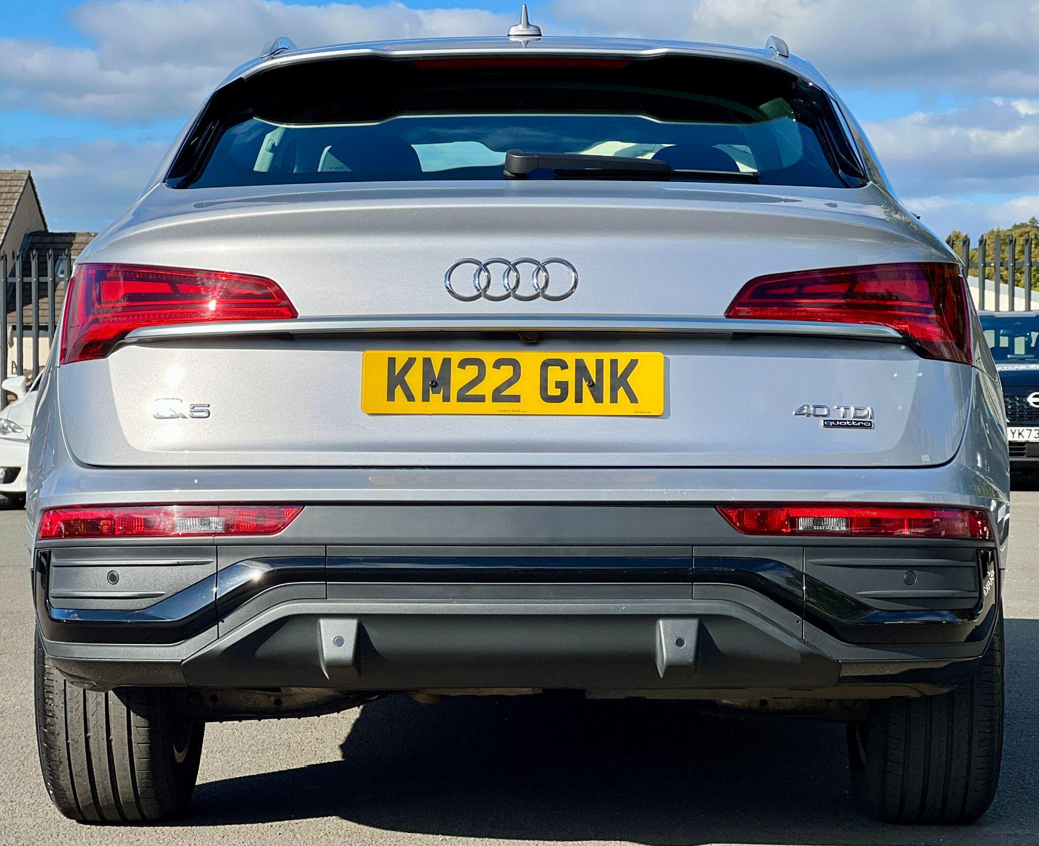 Audi Q5 view 11