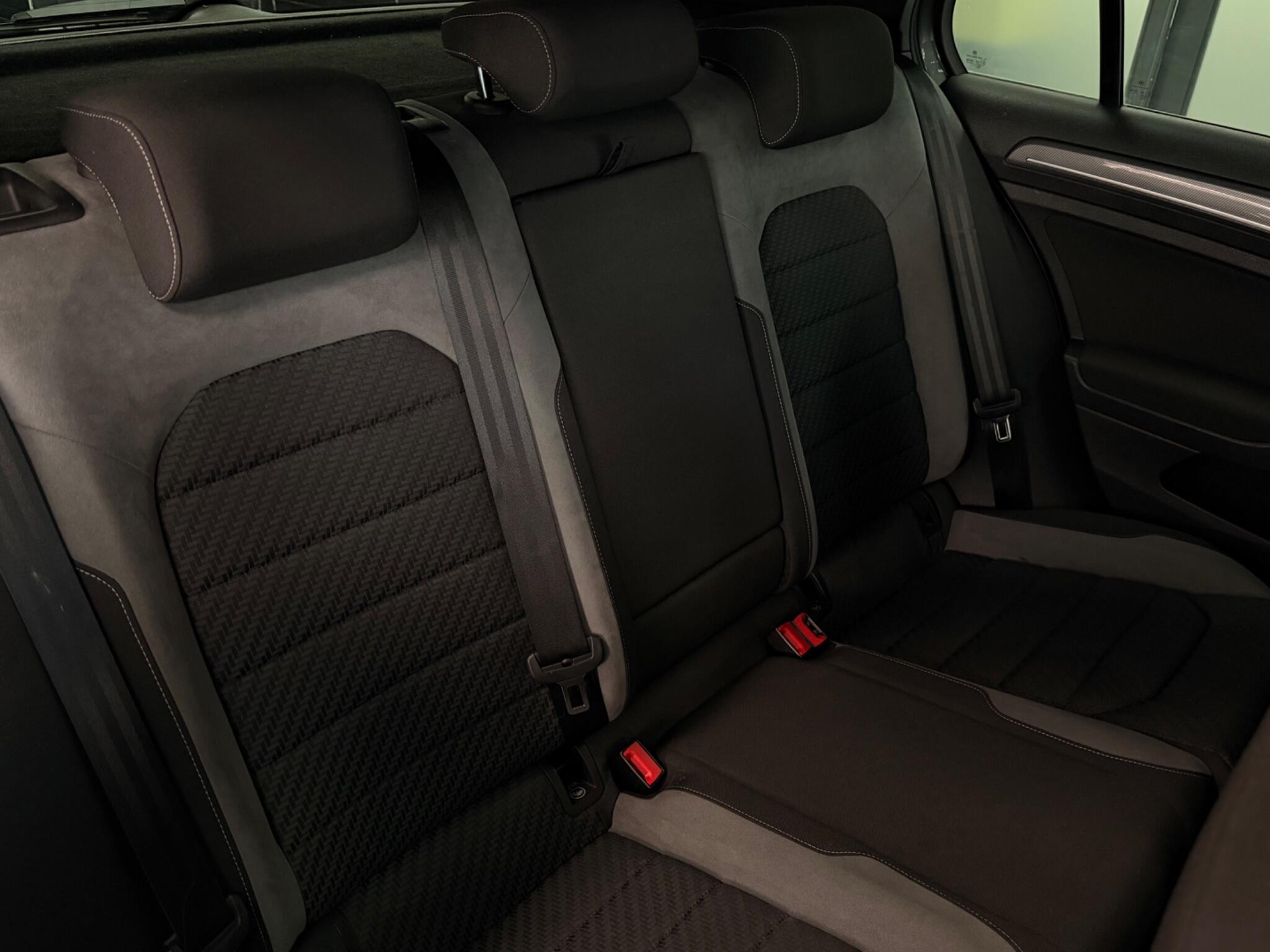 Volkswagen Golf view 19