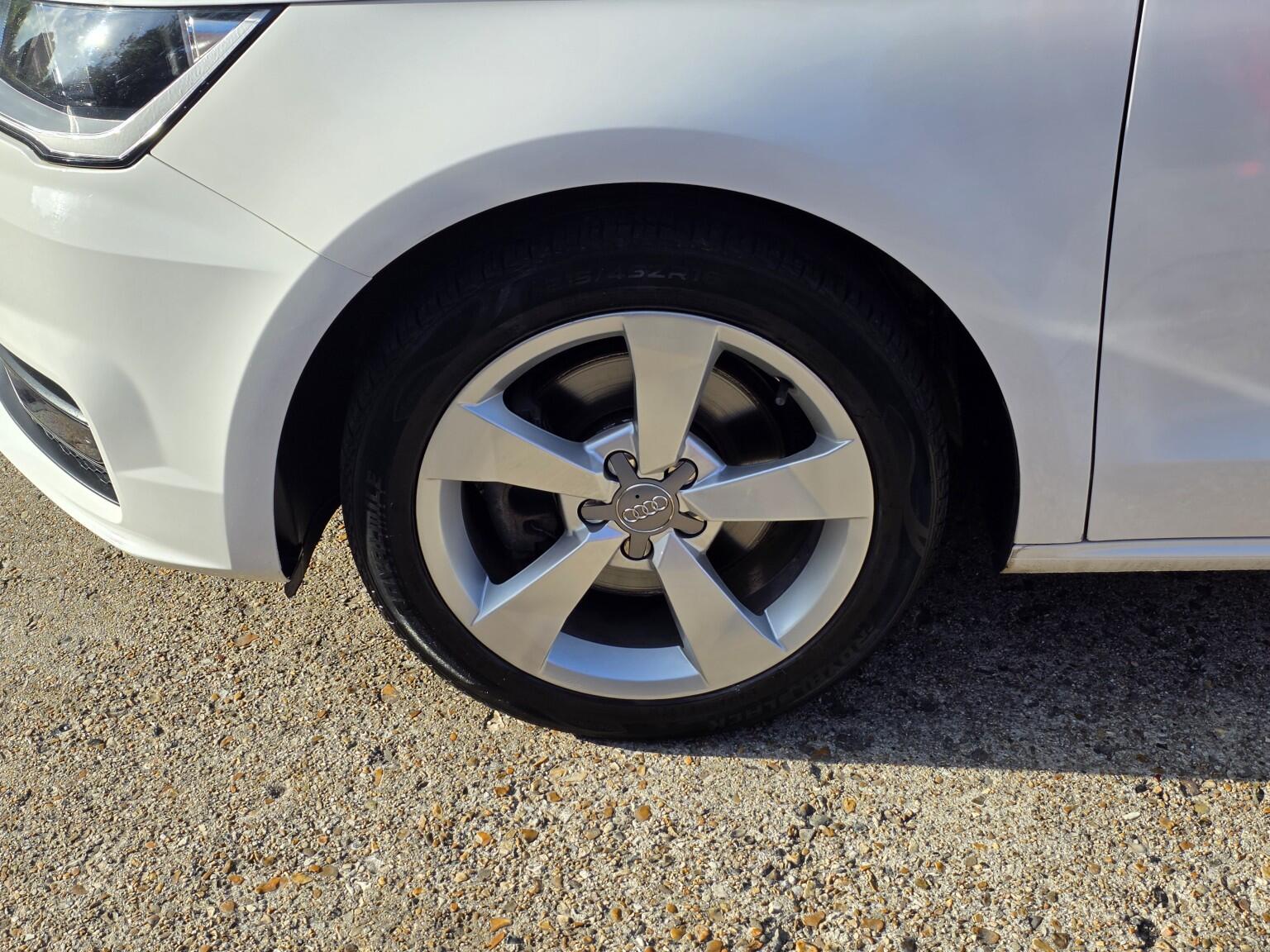 Audi A1 view 9