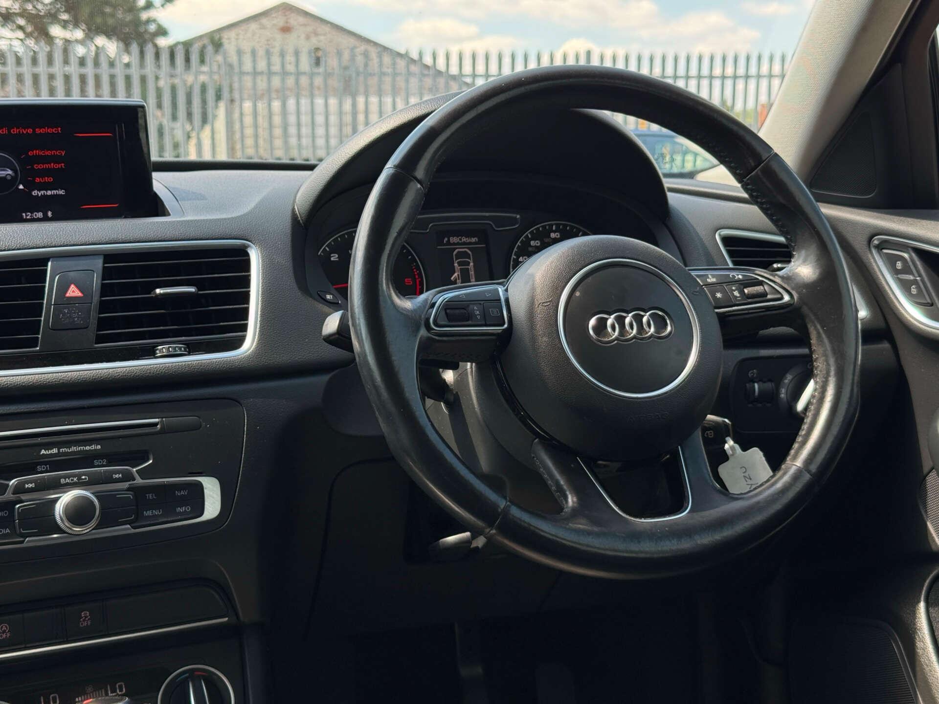 Audi Q3 view 46