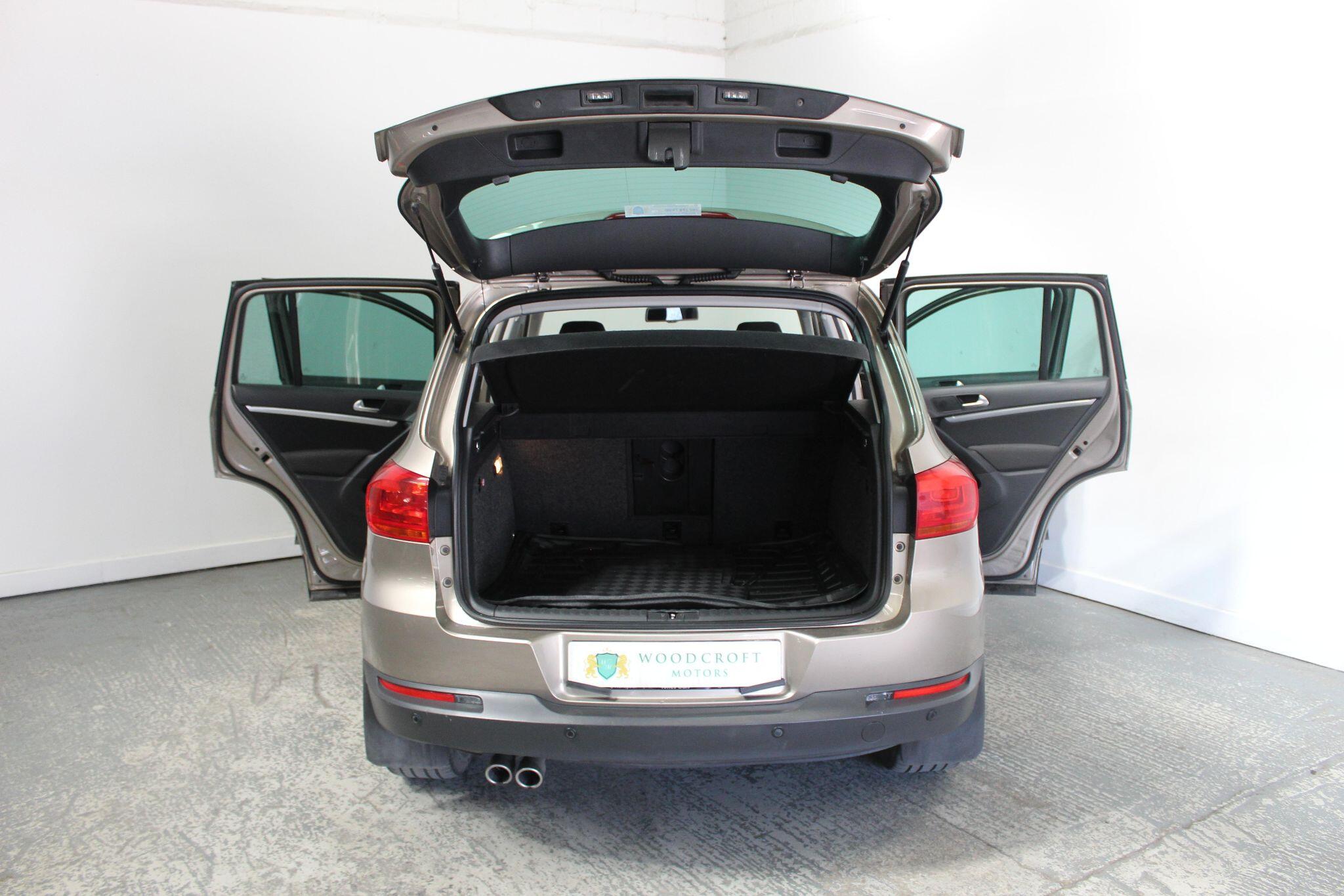 Volkswagen Tiguan view 23