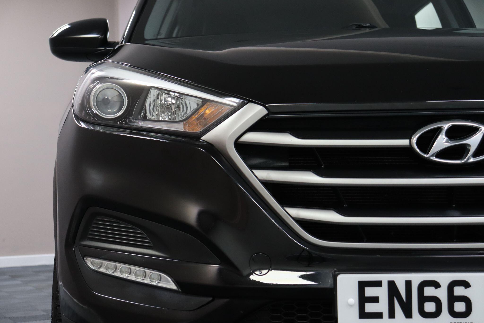 Hyundai Tucson view 25