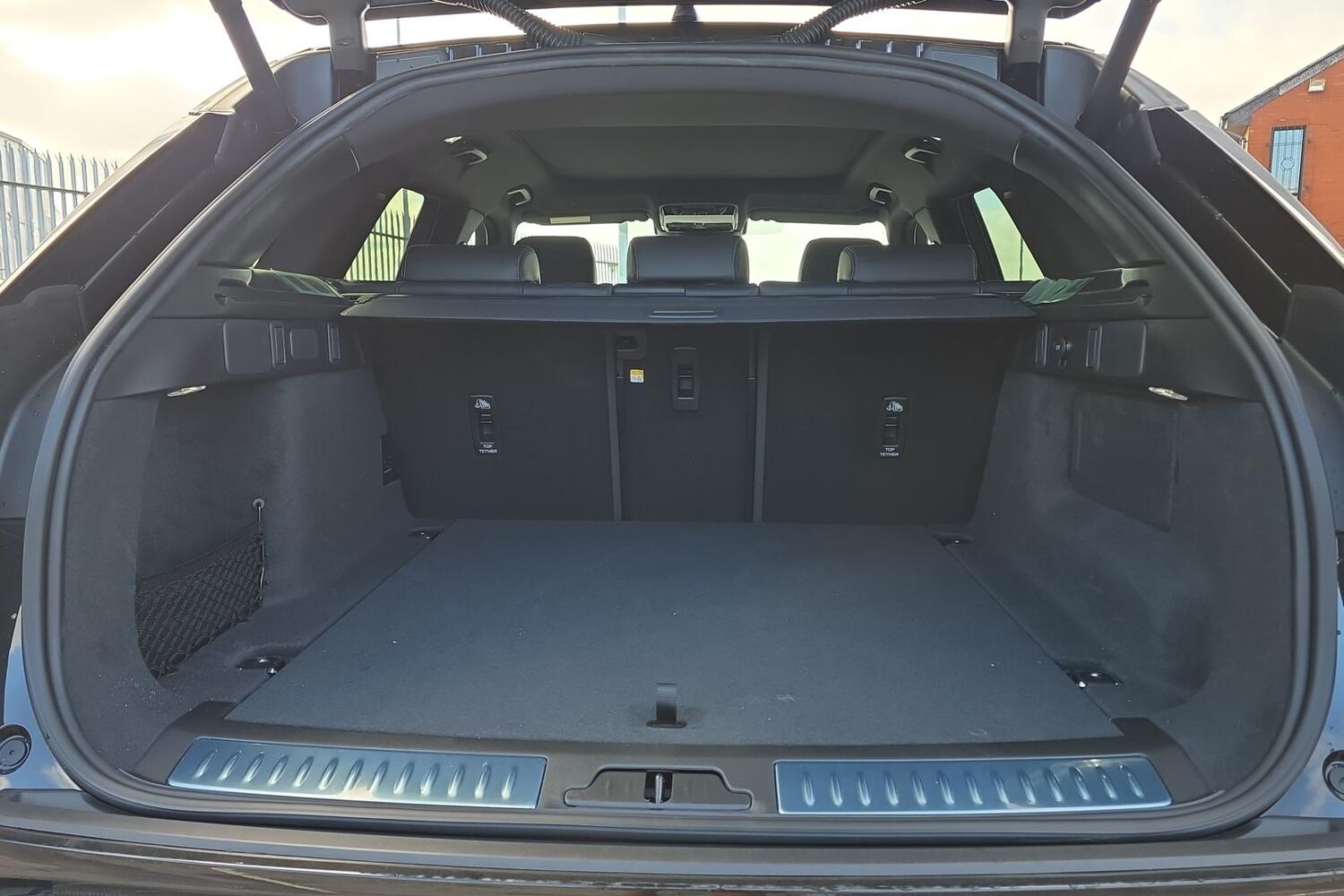 Land Rover Range Rover Velar view 10