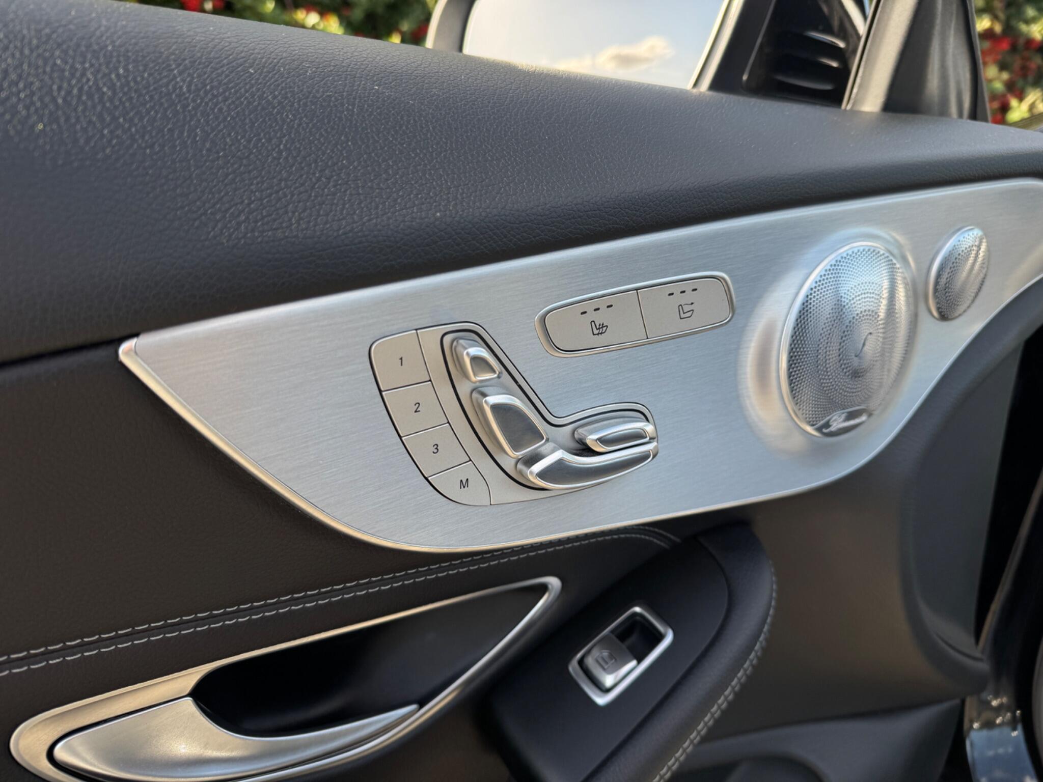 Mercedes-Benz C-Class view 40