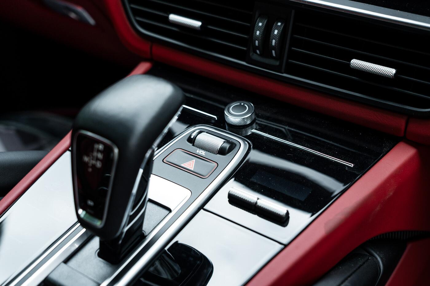 Porsche Cayenne view 34