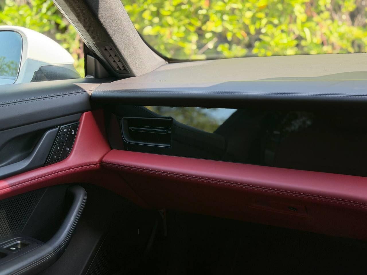 Porsche Taycan view 29