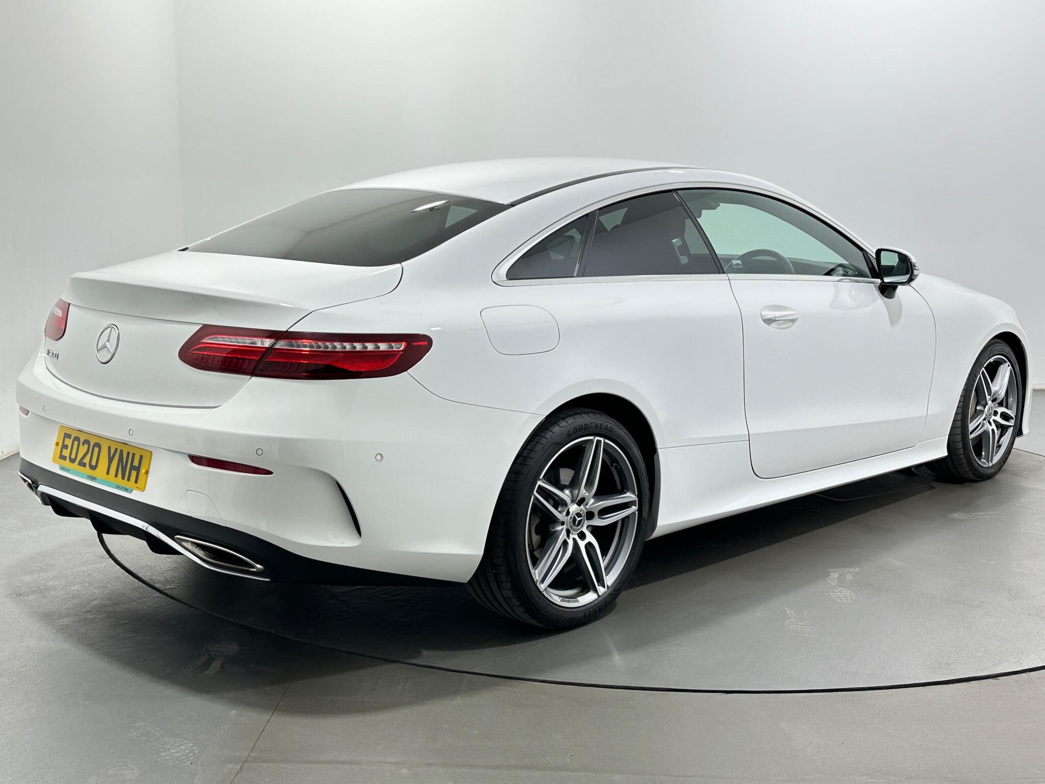 Mercedes-Benz E-Class view 8