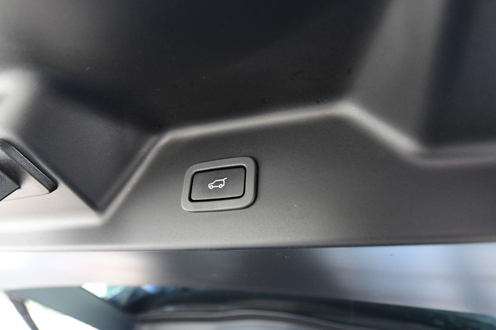 Land Rover Range Rover view 37