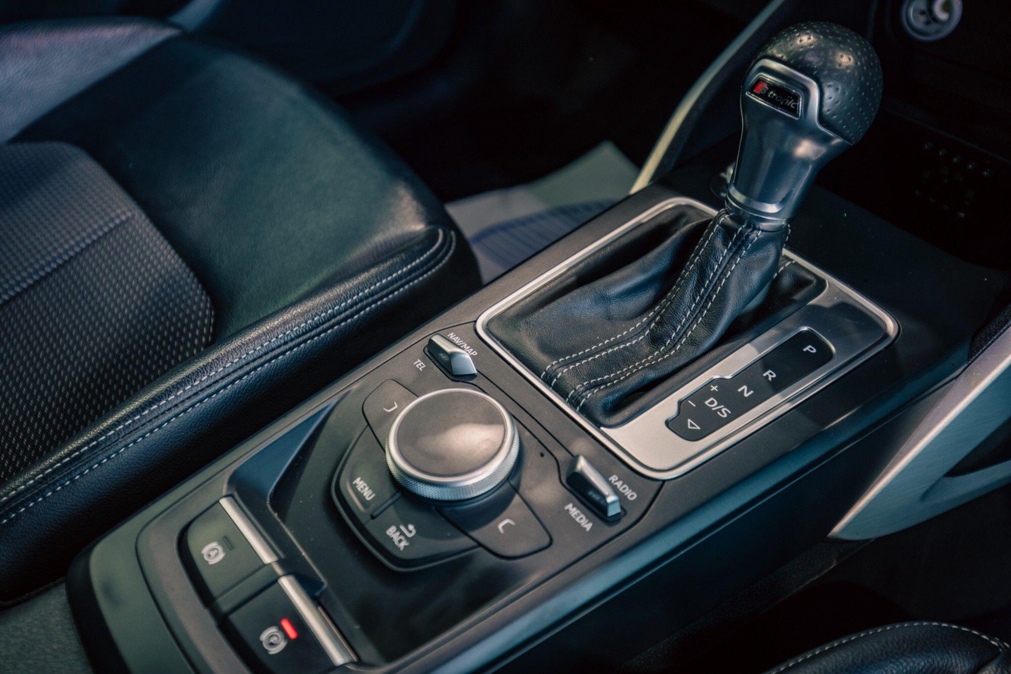 Audi Q2 view 21