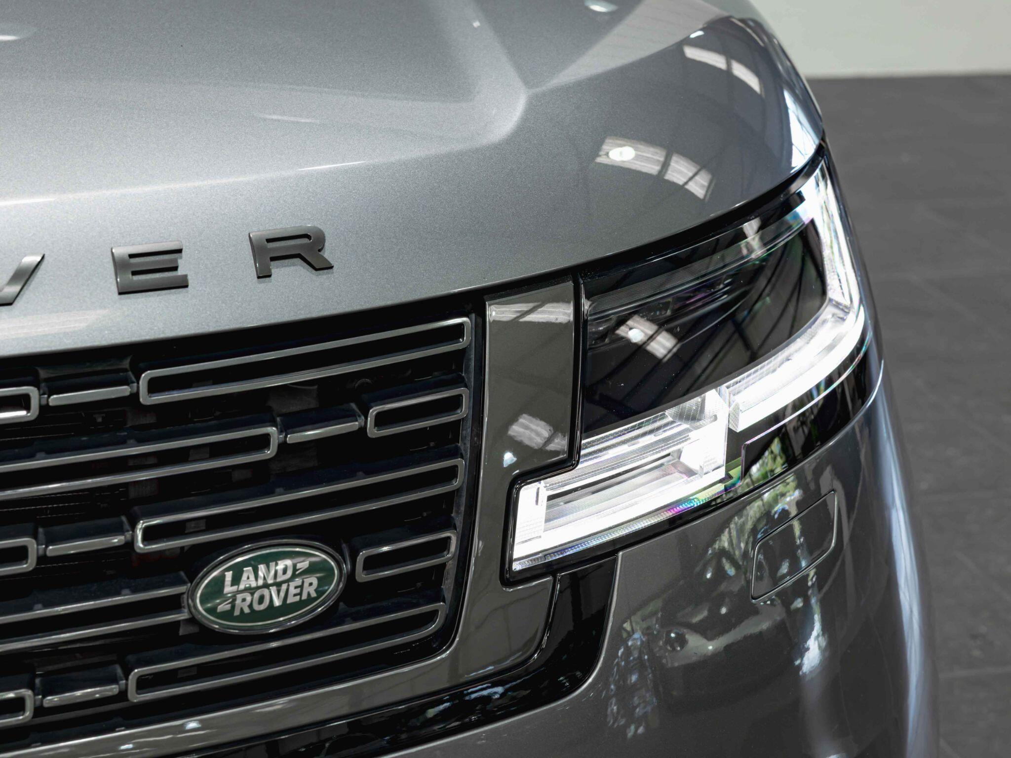 Land Rover Range Rover view 14