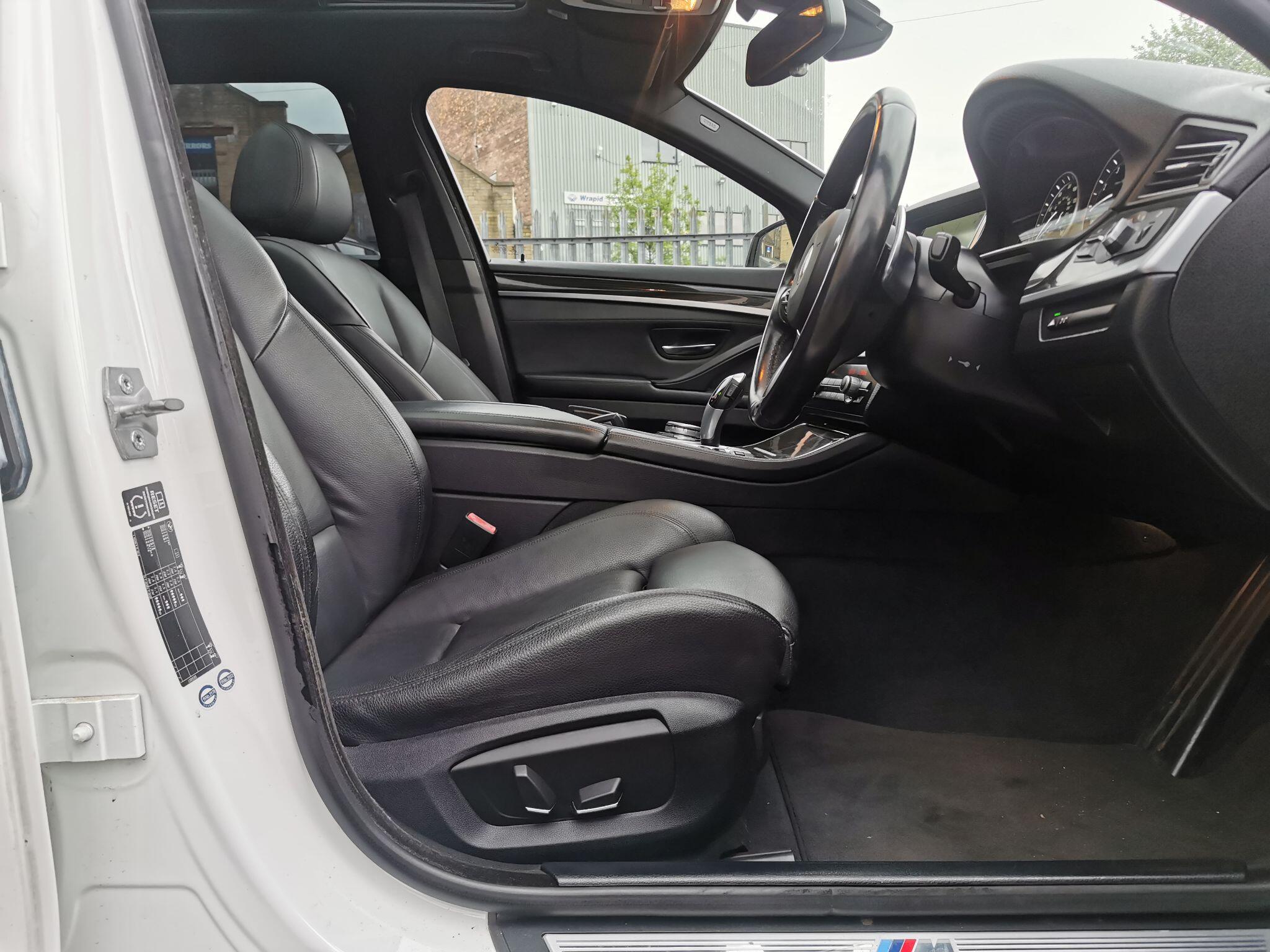 BMW 5 Series view 18