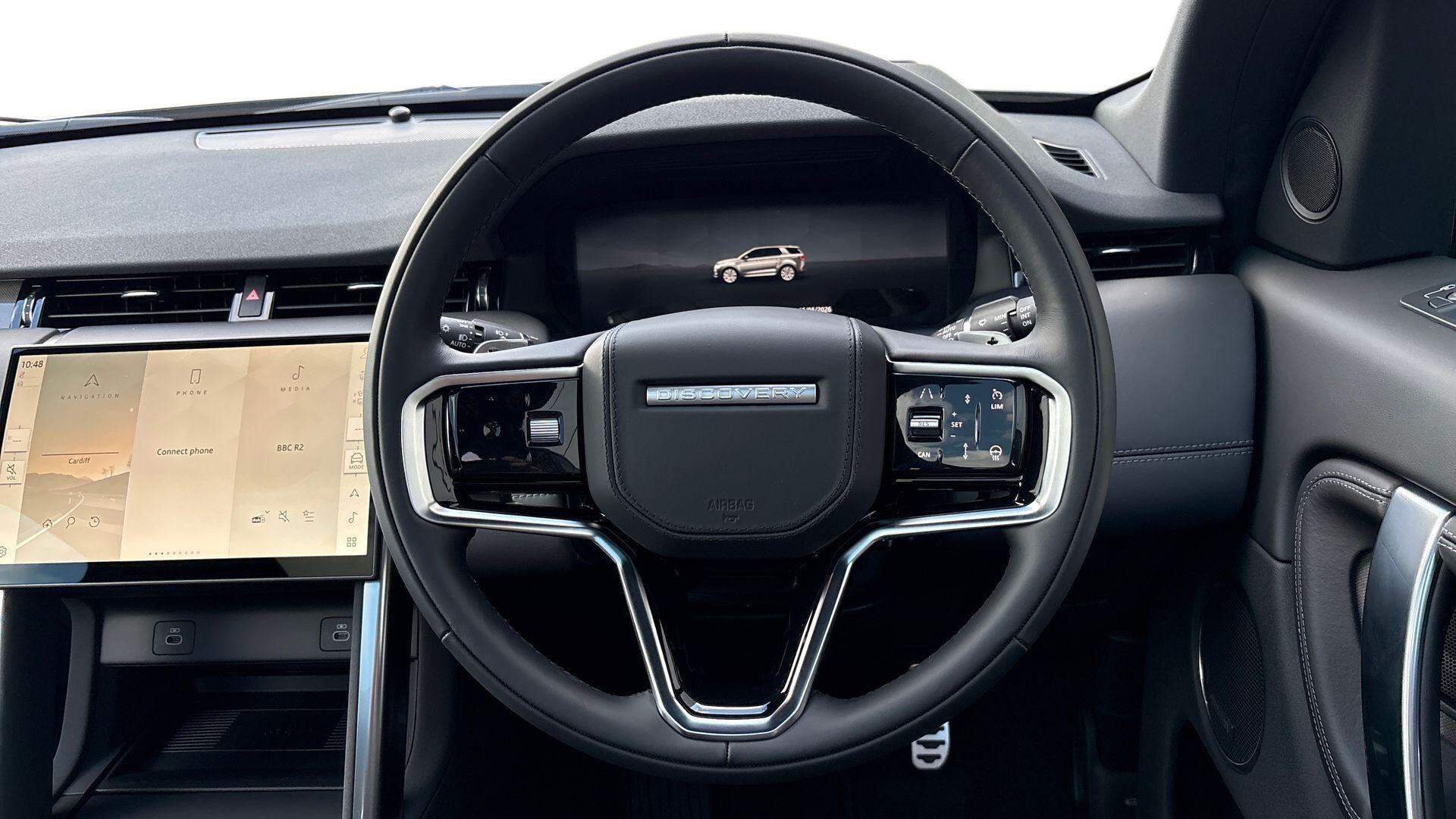 Land Rover Discovery Sport view 15